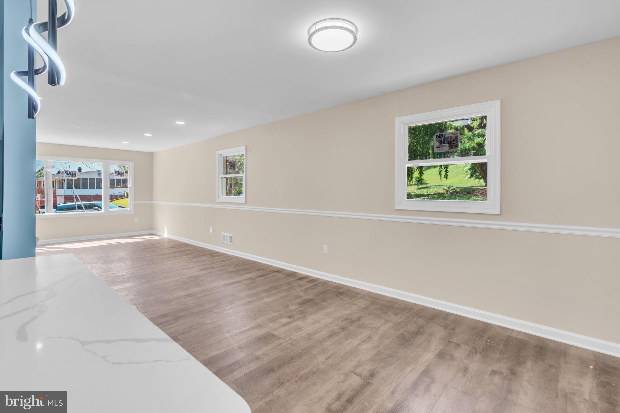 RIVER RIDGE - Residential