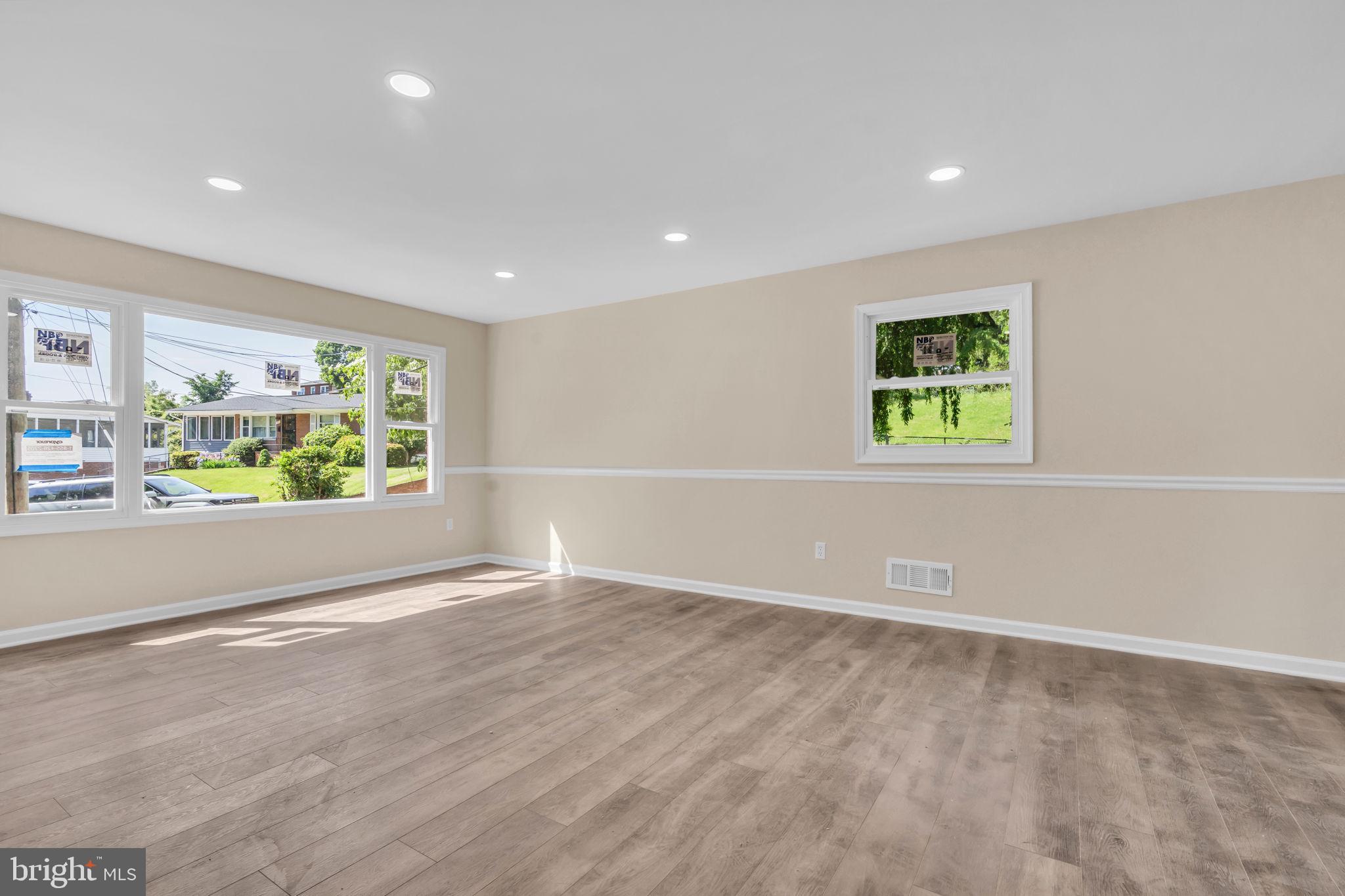 RIVER RIDGE - Residential