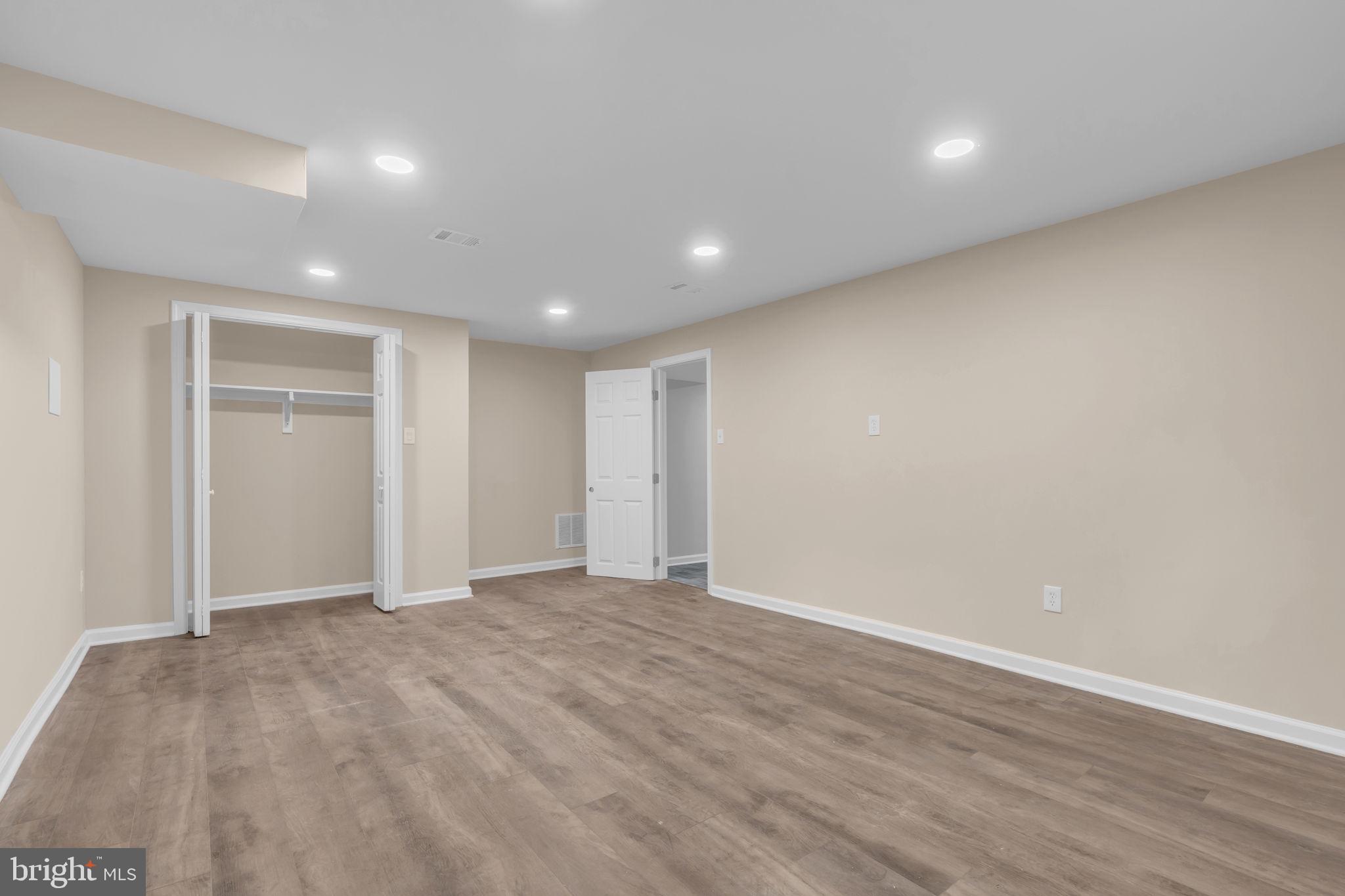 RIVER RIDGE - Residential