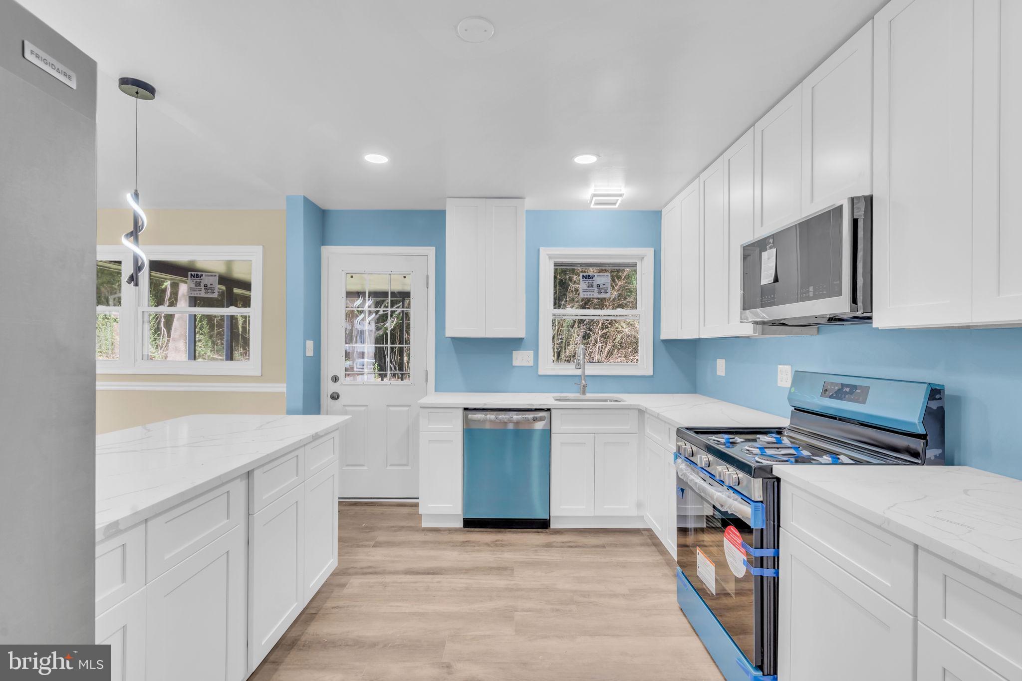 RIVER RIDGE - Residential