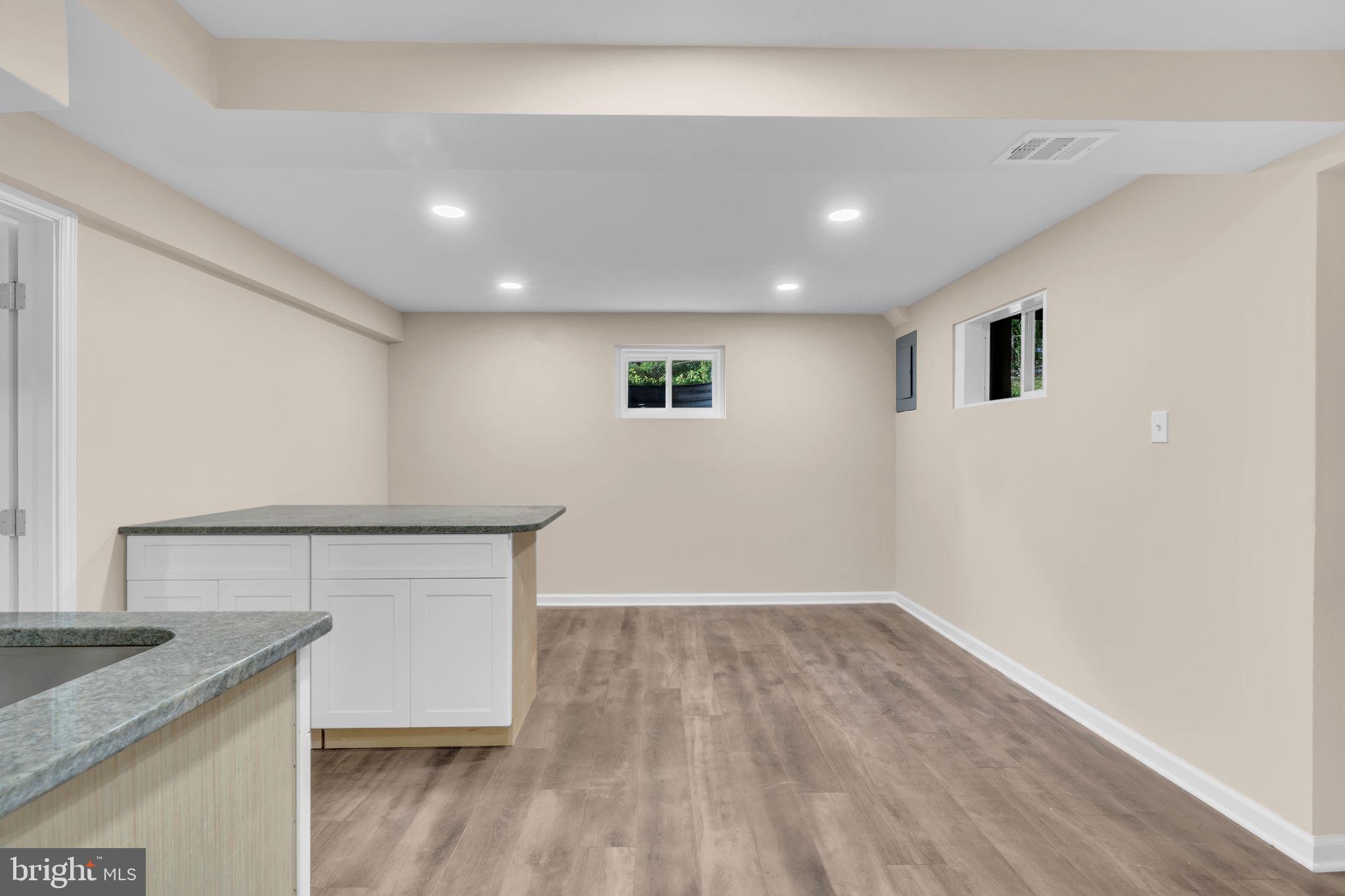 RIVER RIDGE - Residential