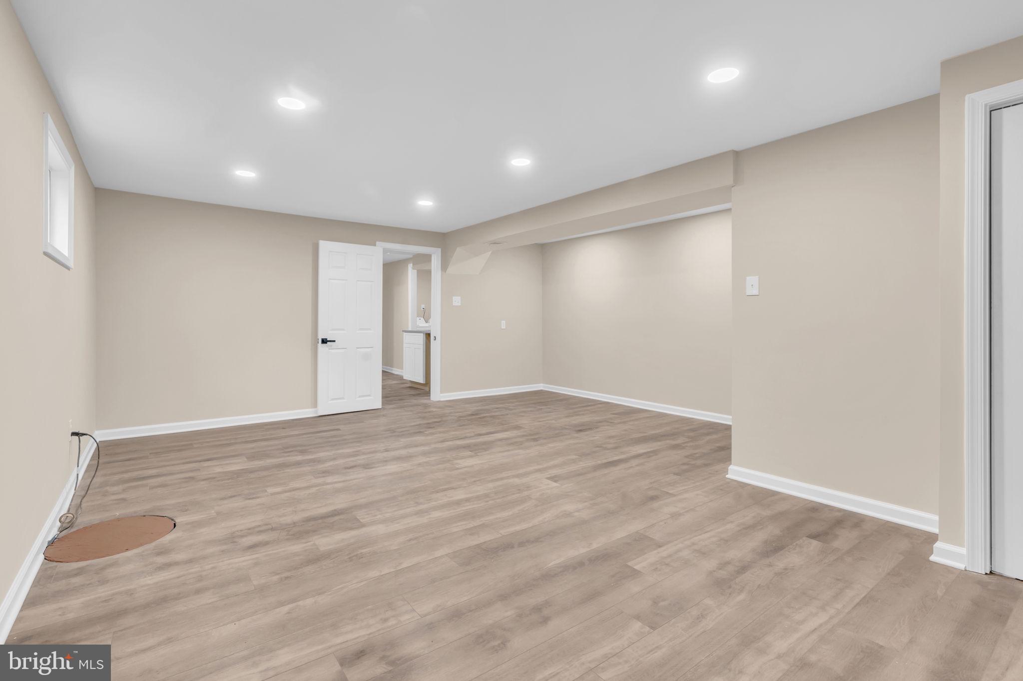 RIVER RIDGE - Residential