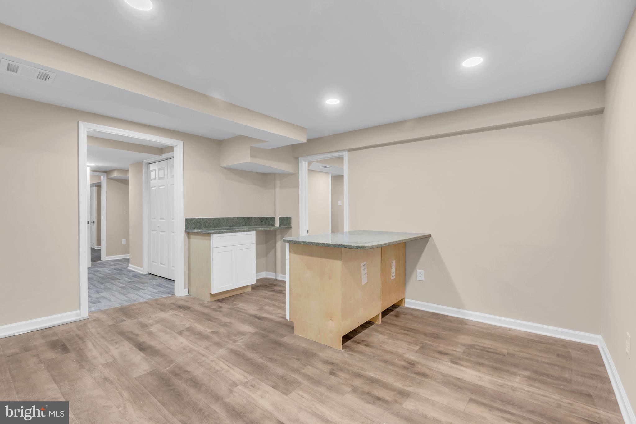 RIVER RIDGE - Residential