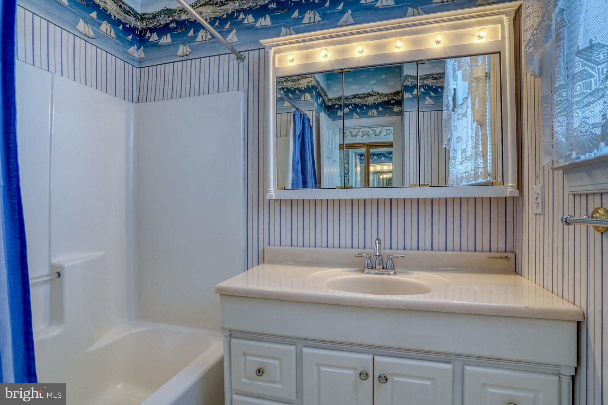 OLD NEW CASTLE - Residential