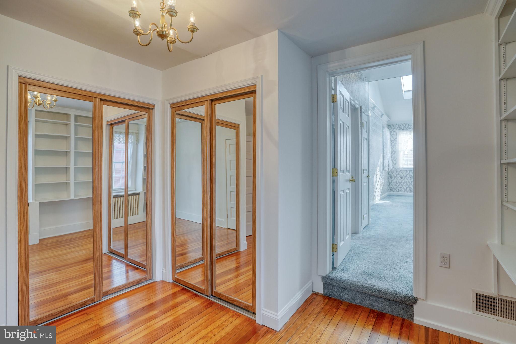 OLD NEW CASTLE - Residential