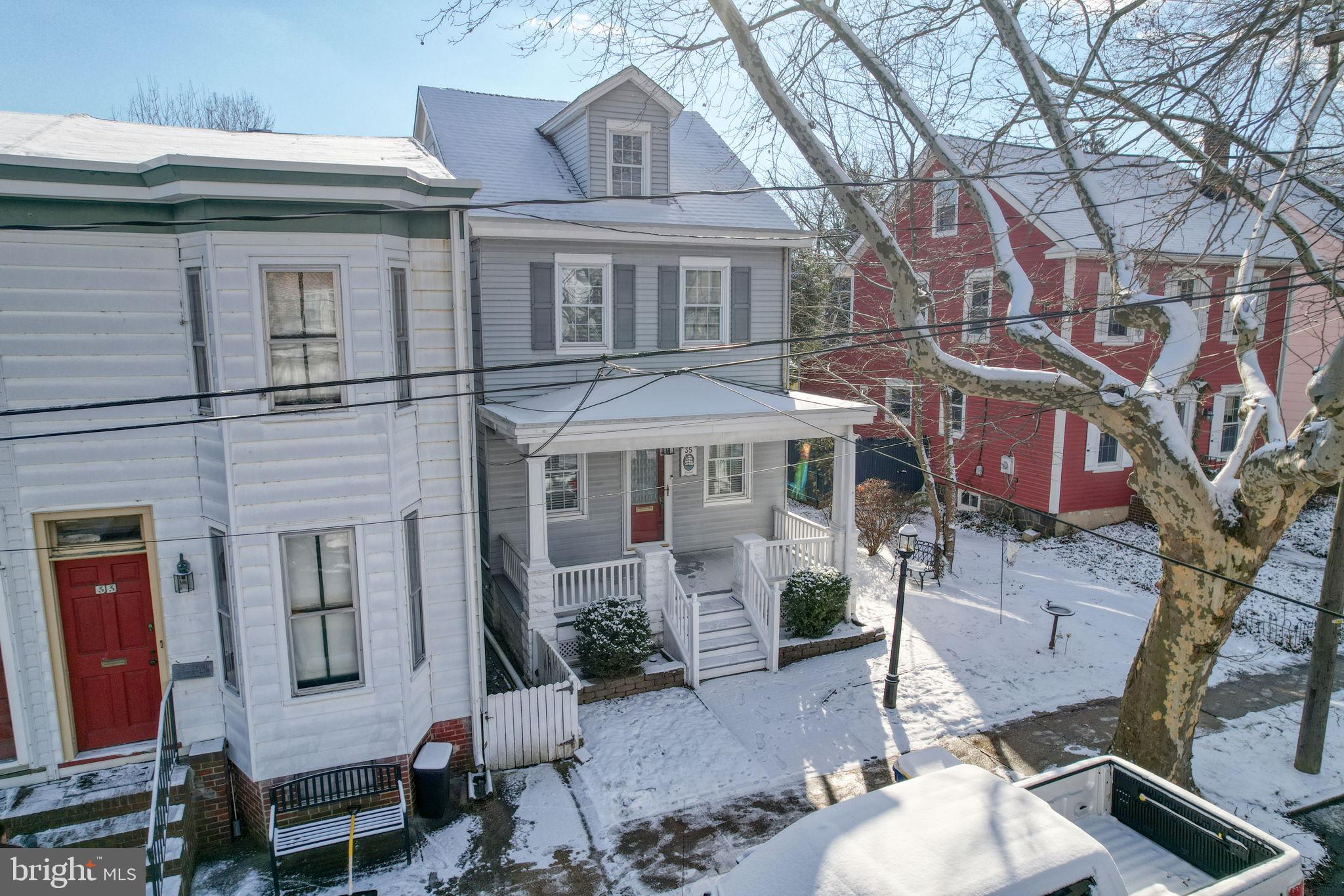 OLD NEW CASTLE - Residential