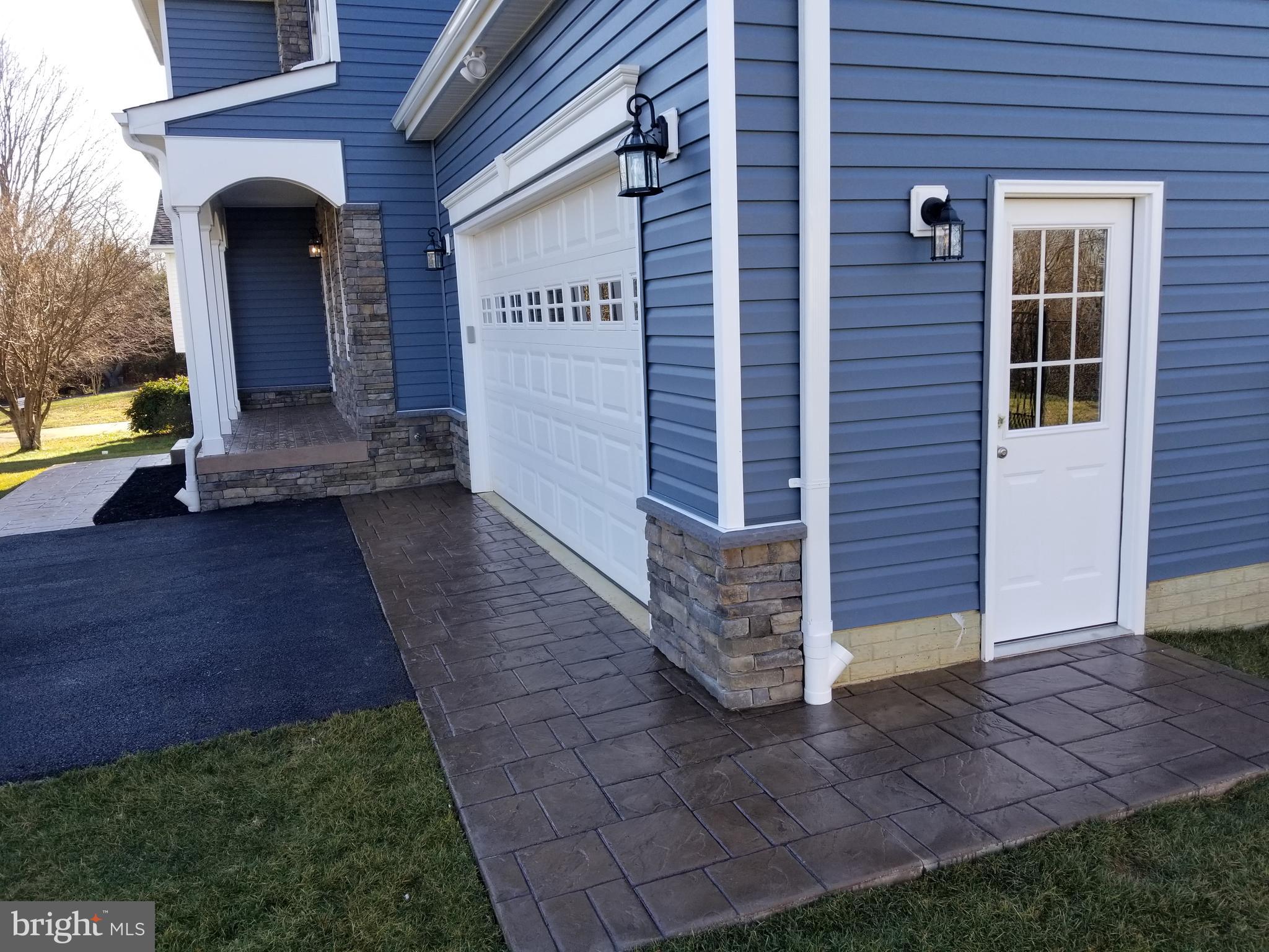 CLIFFTON ON THE POTOMAC - Residential