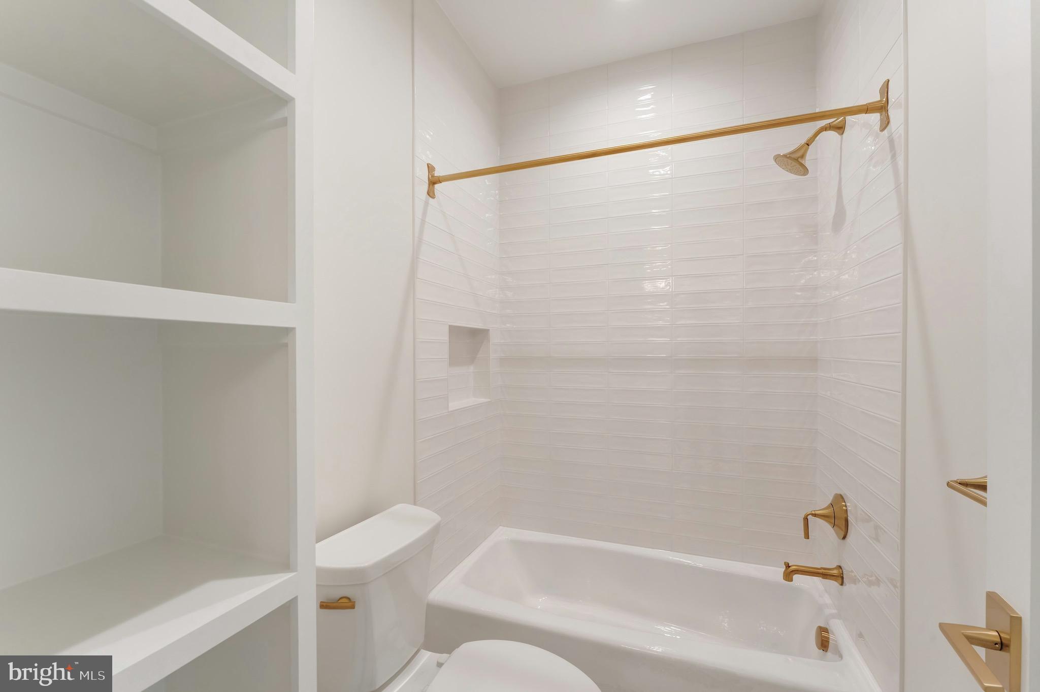 CLARENDON - Residential