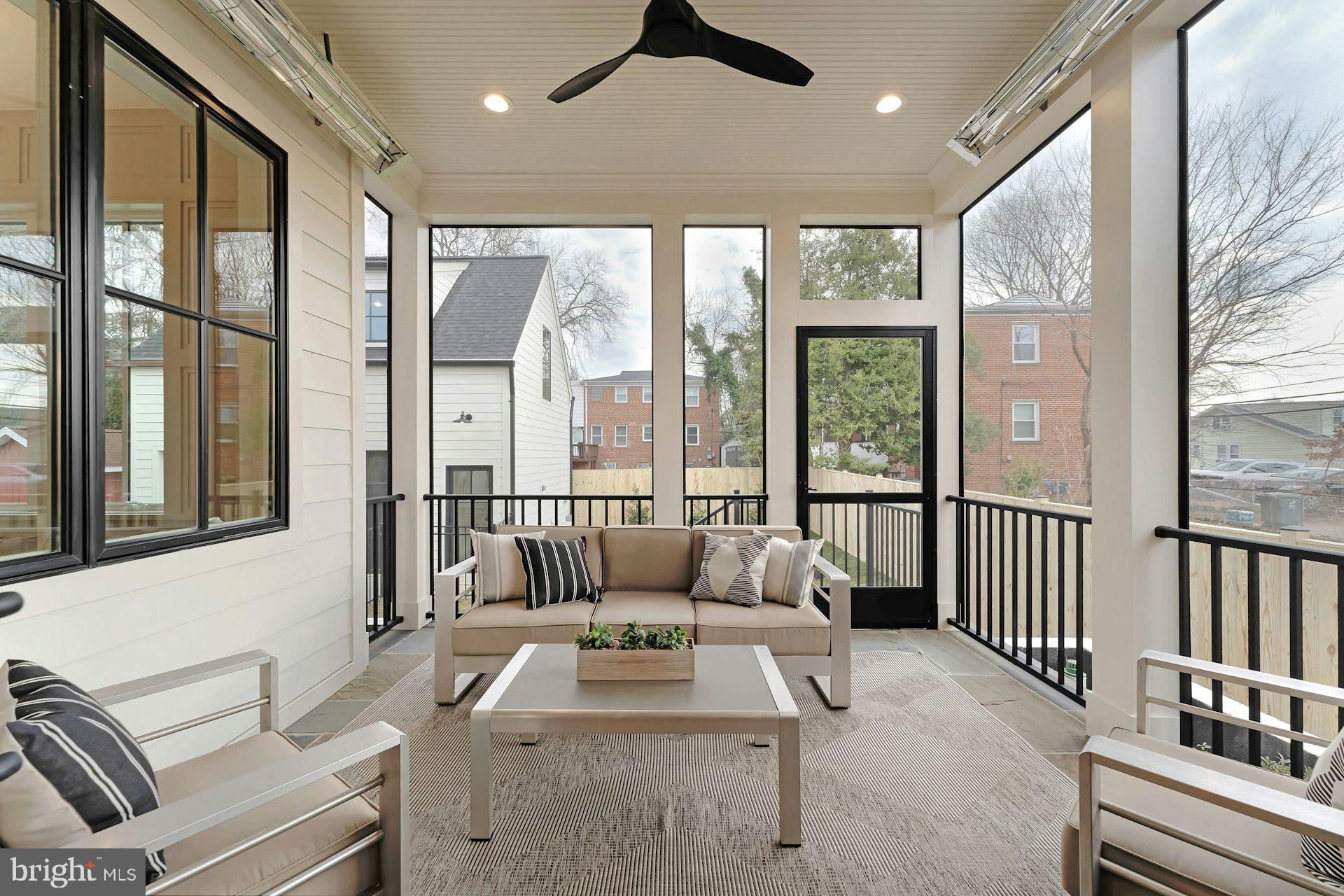 CLARENDON - Residential