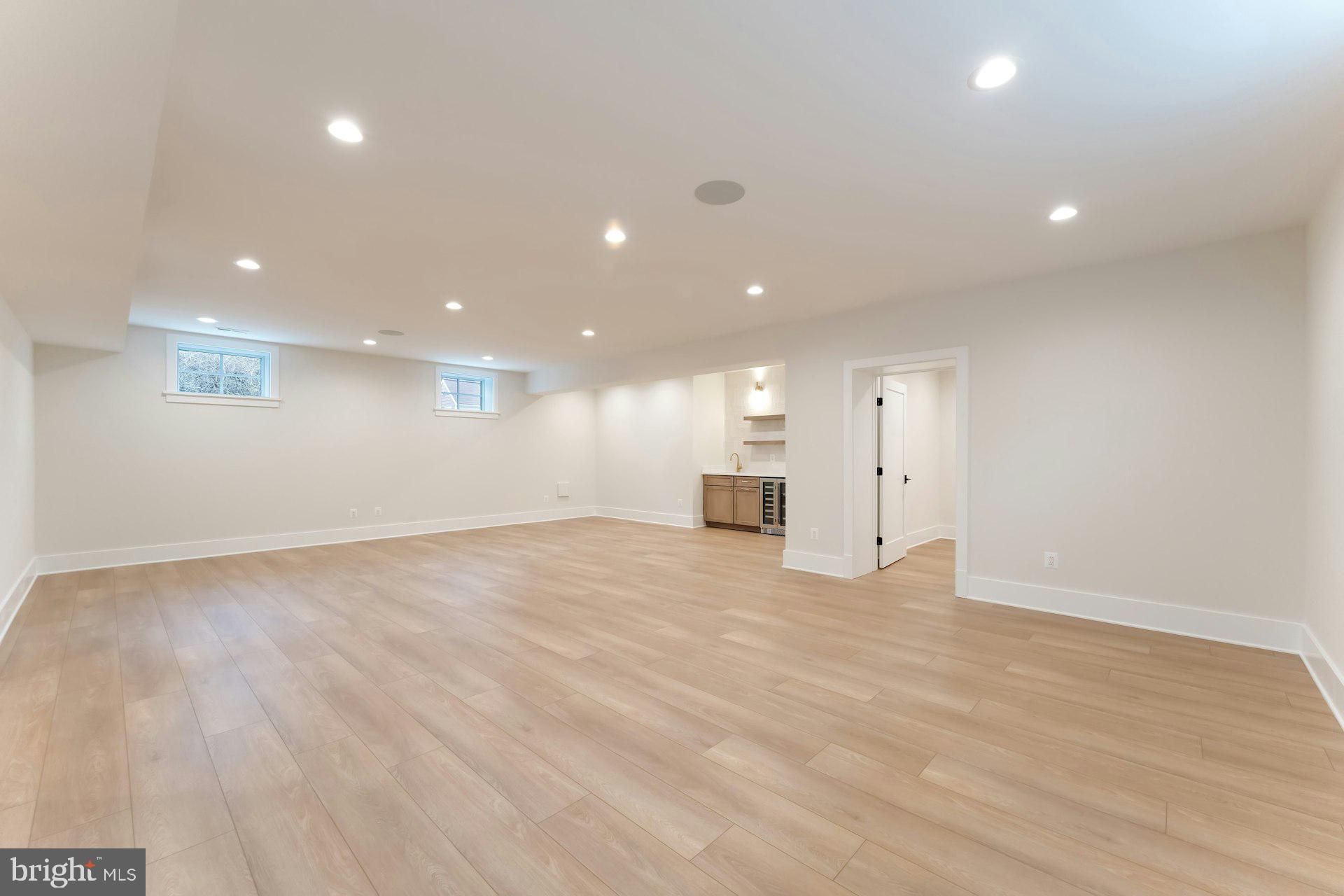 CLARENDON - Residential