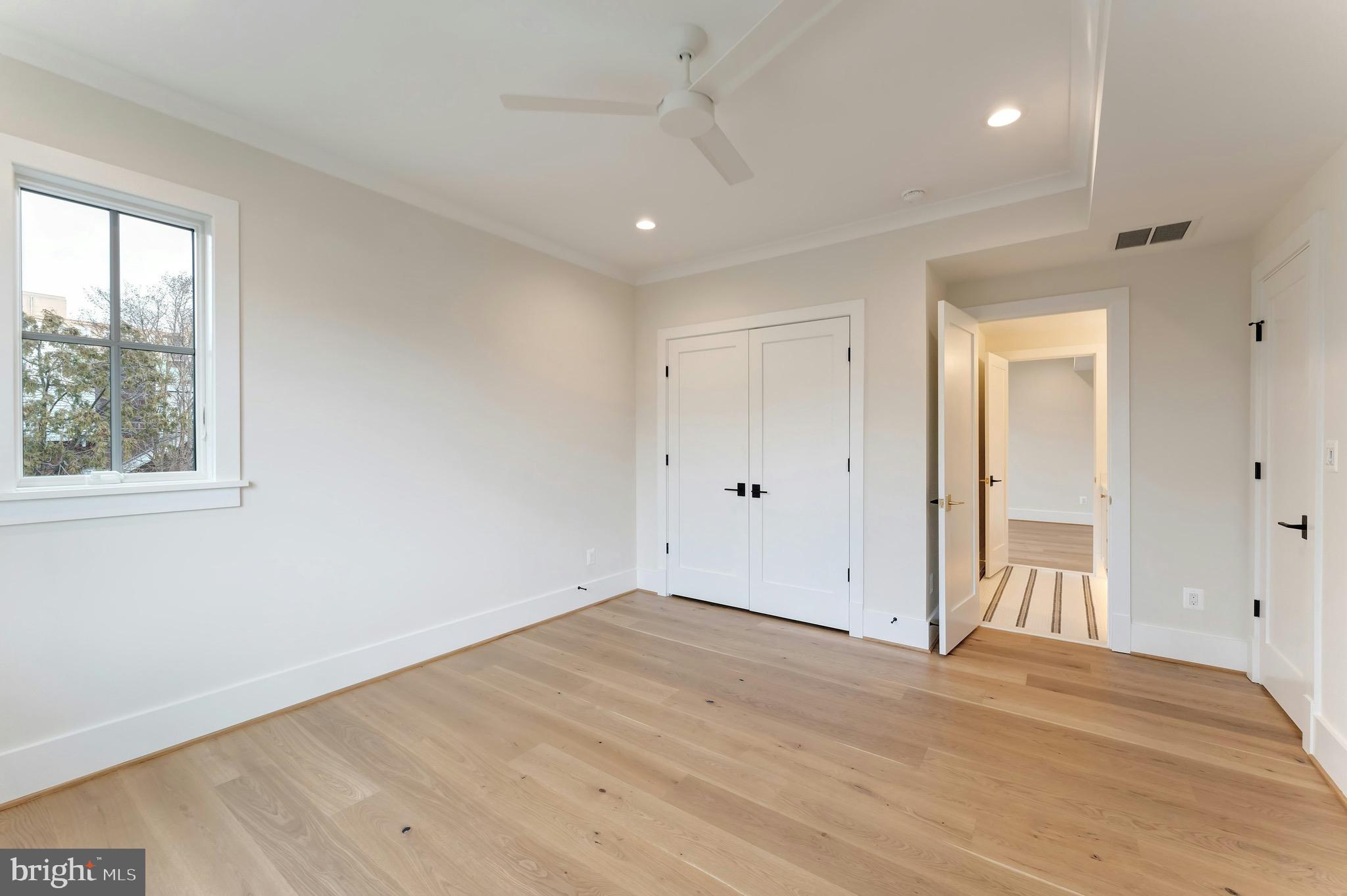 CLARENDON - Residential