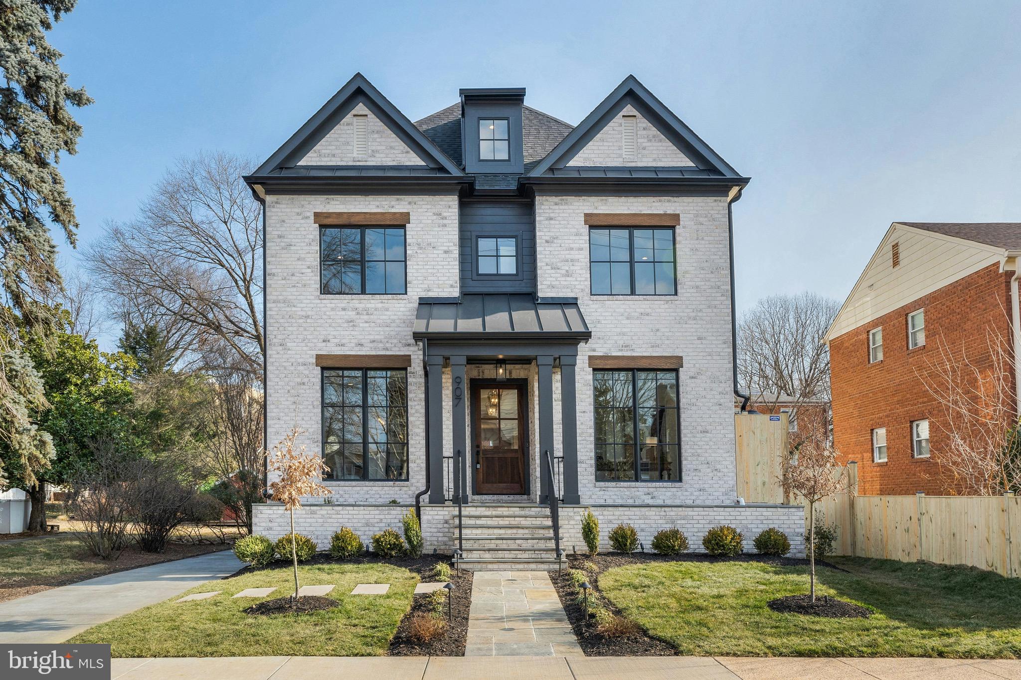 CLARENDON - Residential