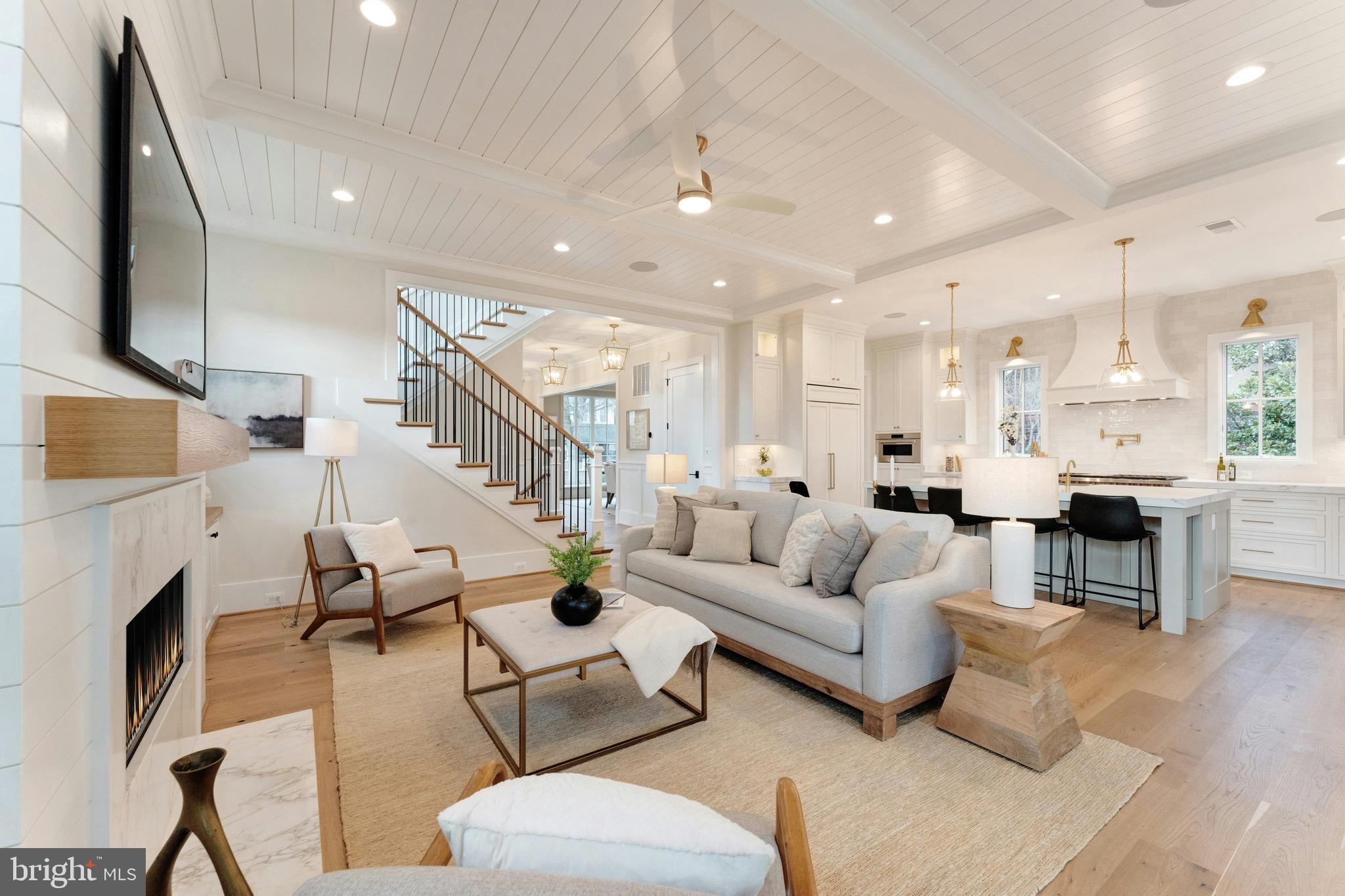 CLARENDON - Residential