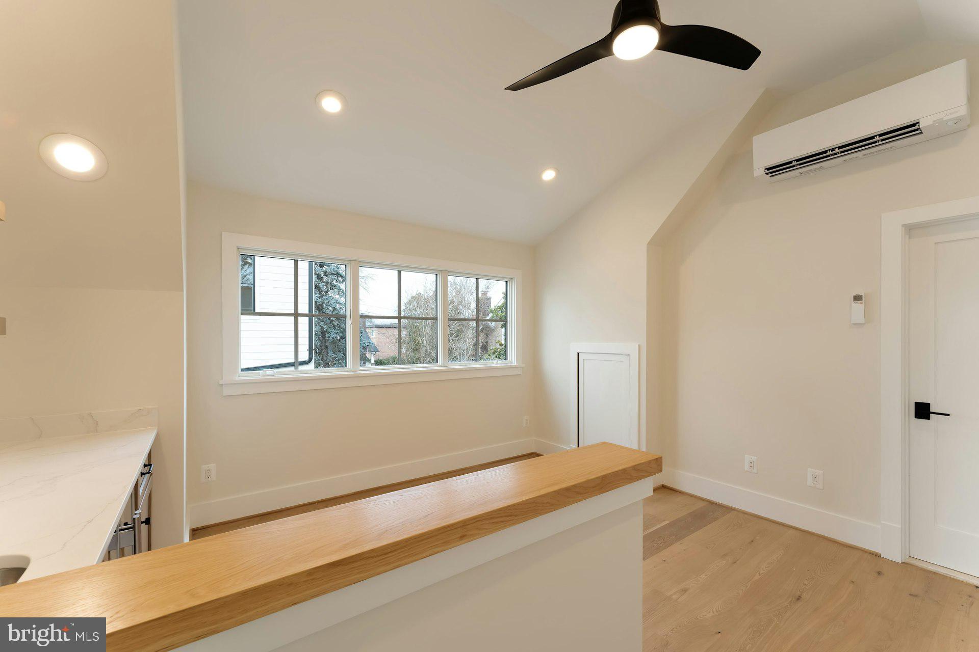 CLARENDON - Residential