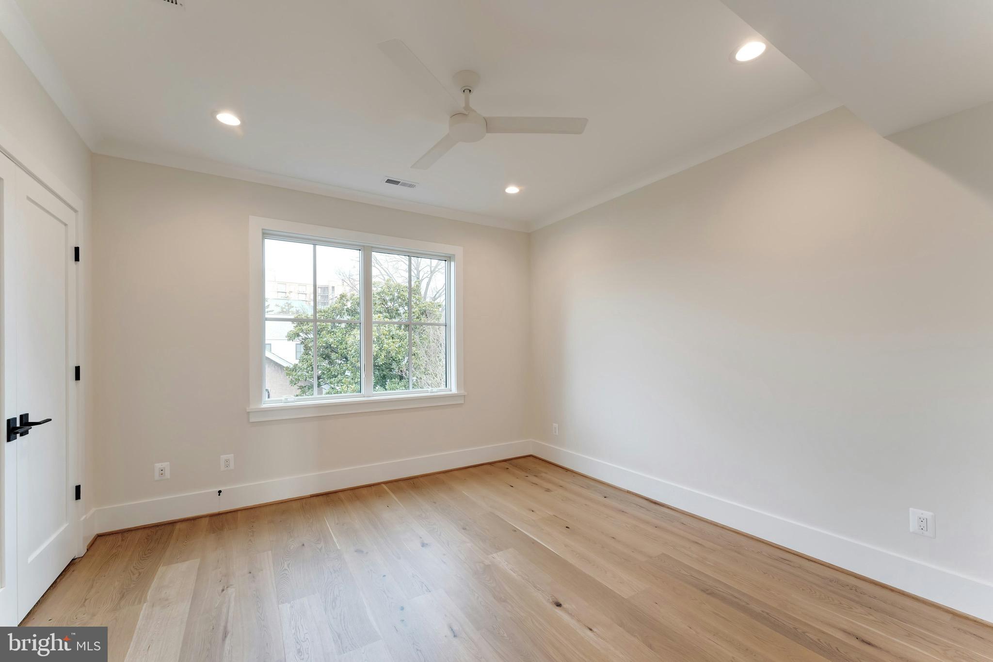 CLARENDON - Residential