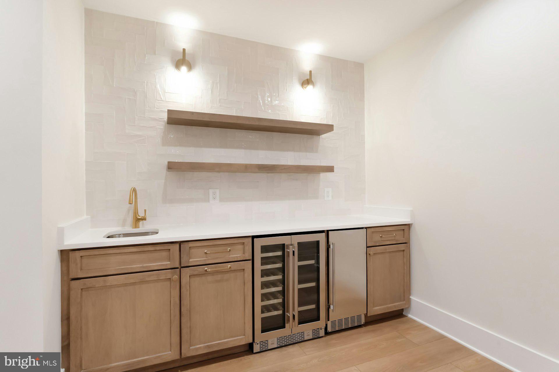 CLARENDON - Residential