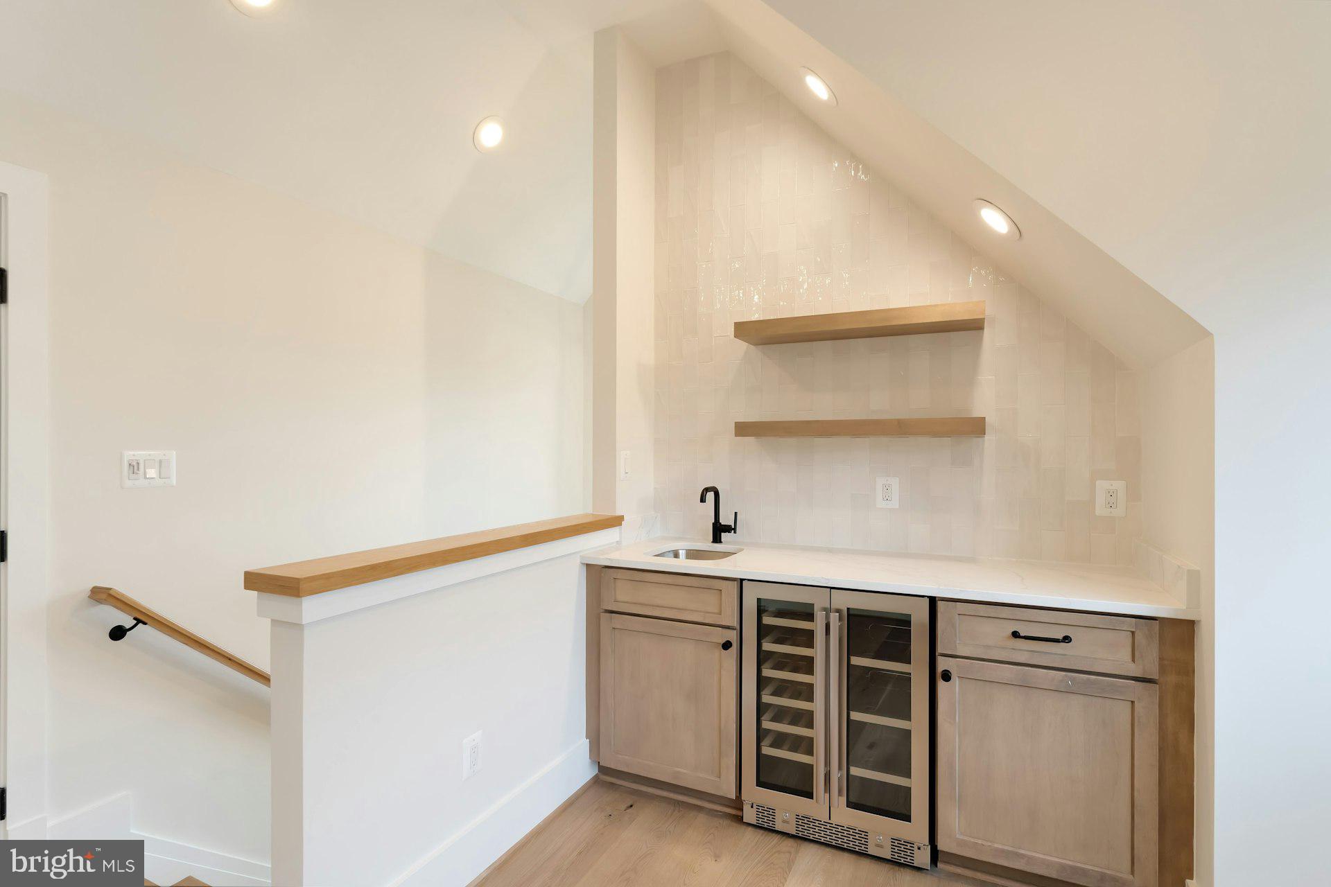 CLARENDON - Residential