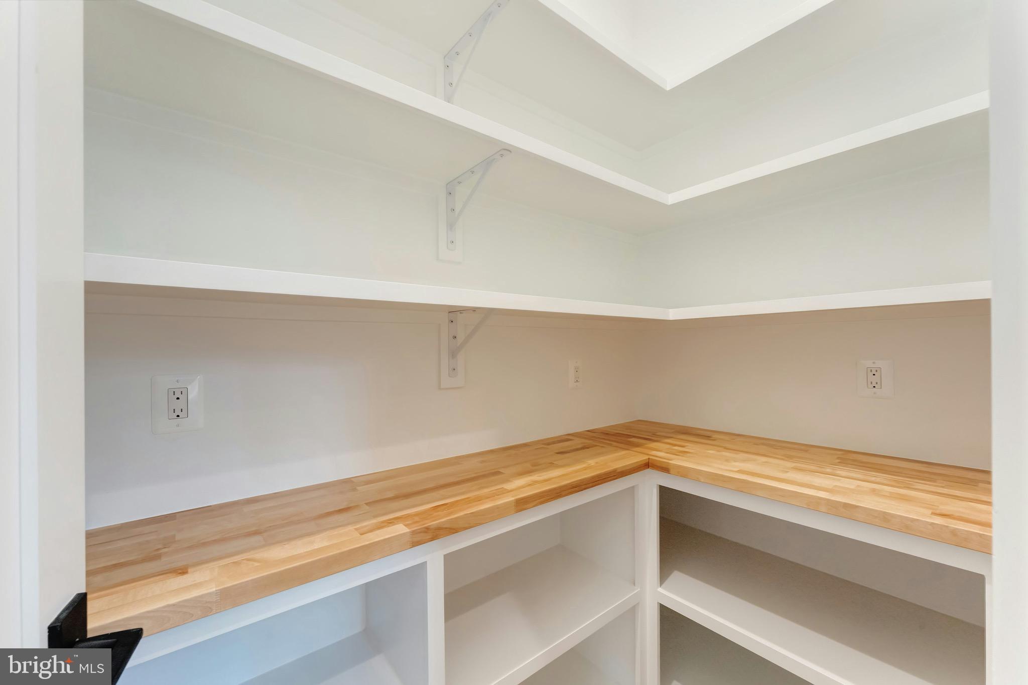 CLARENDON - Residential