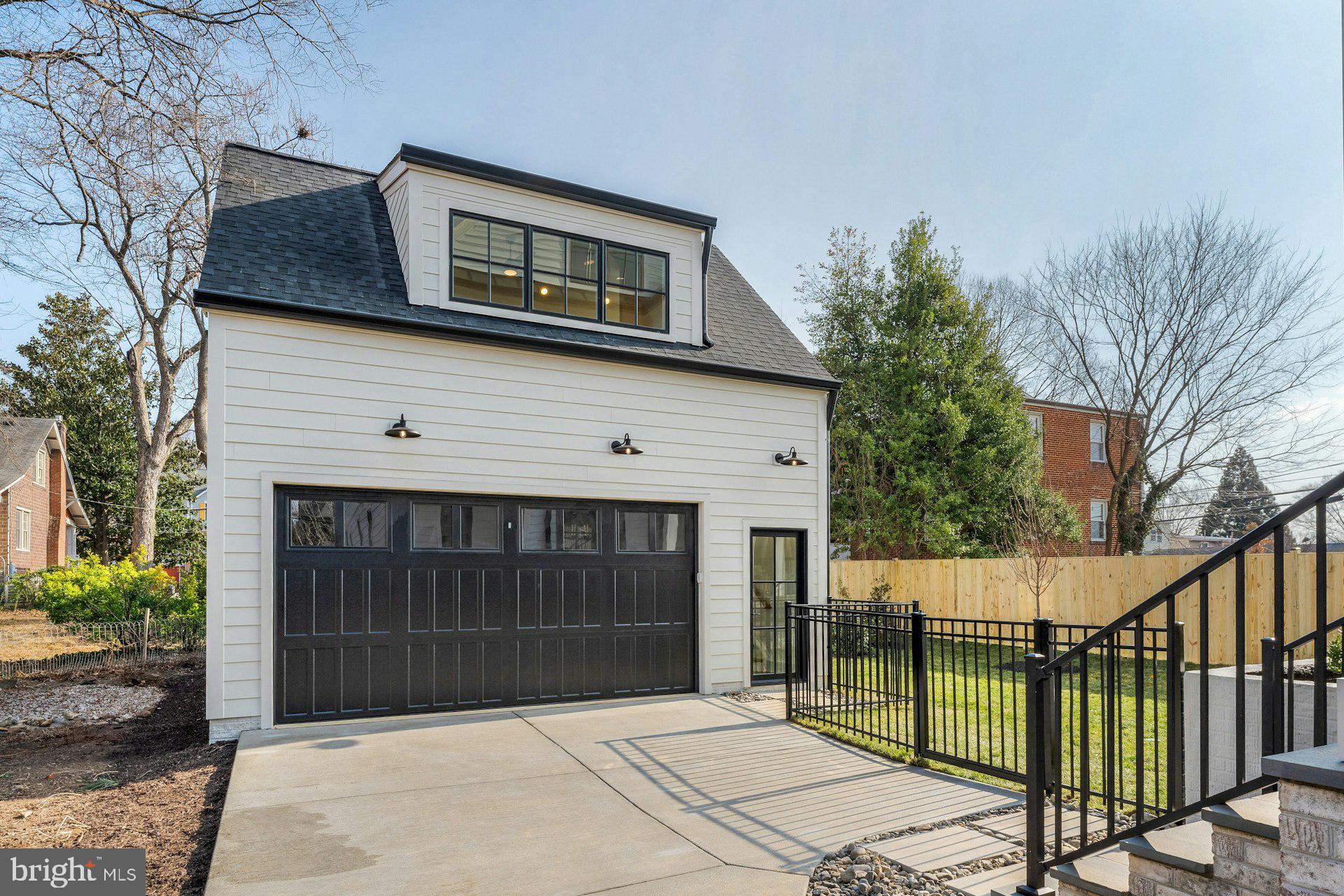 CLARENDON - Residential