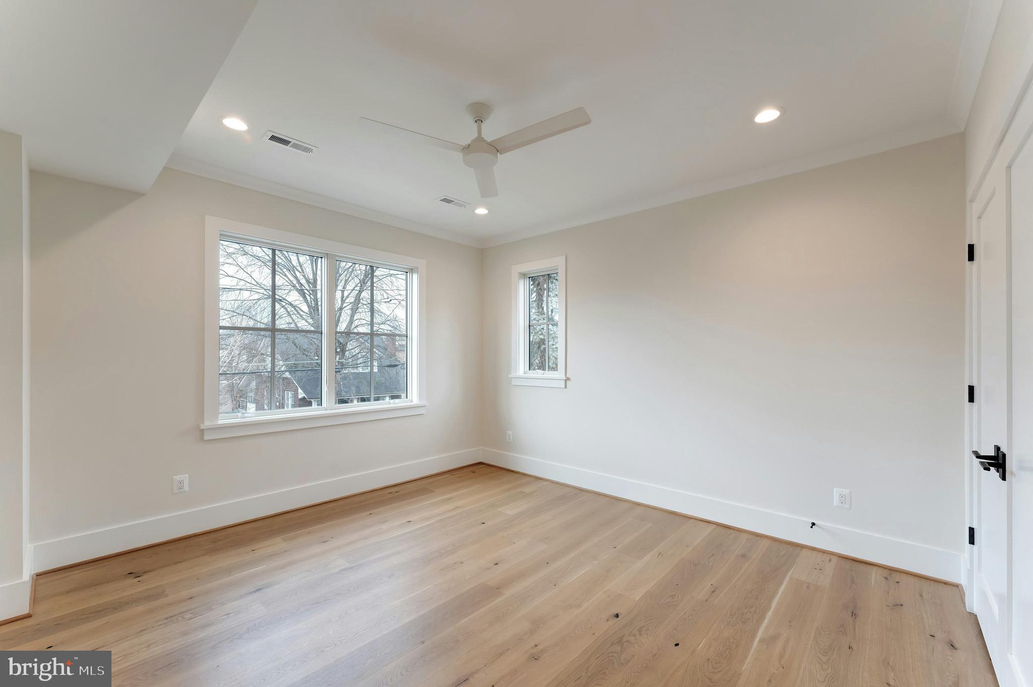 CLARENDON - Residential