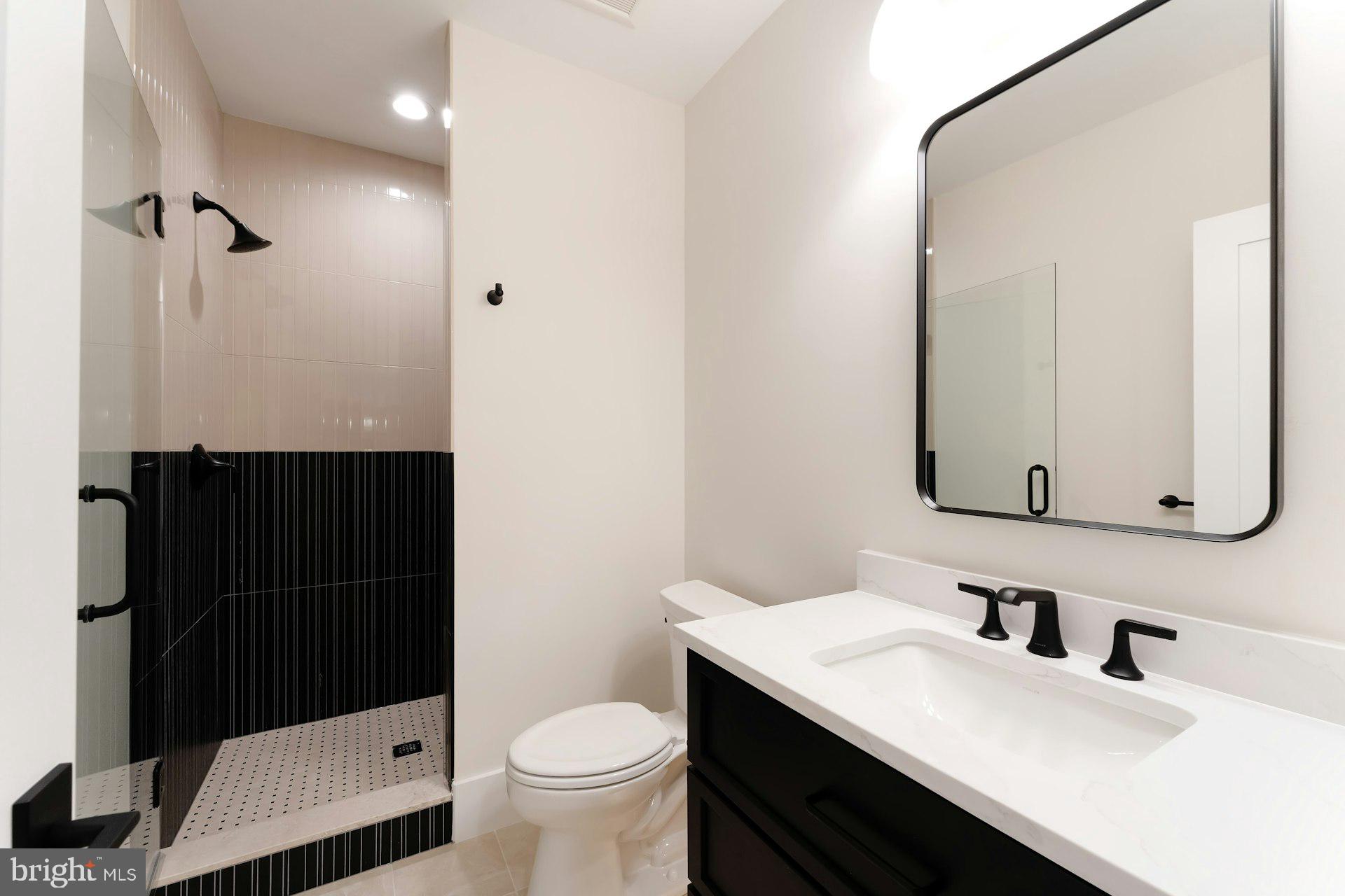 CLARENDON - Residential