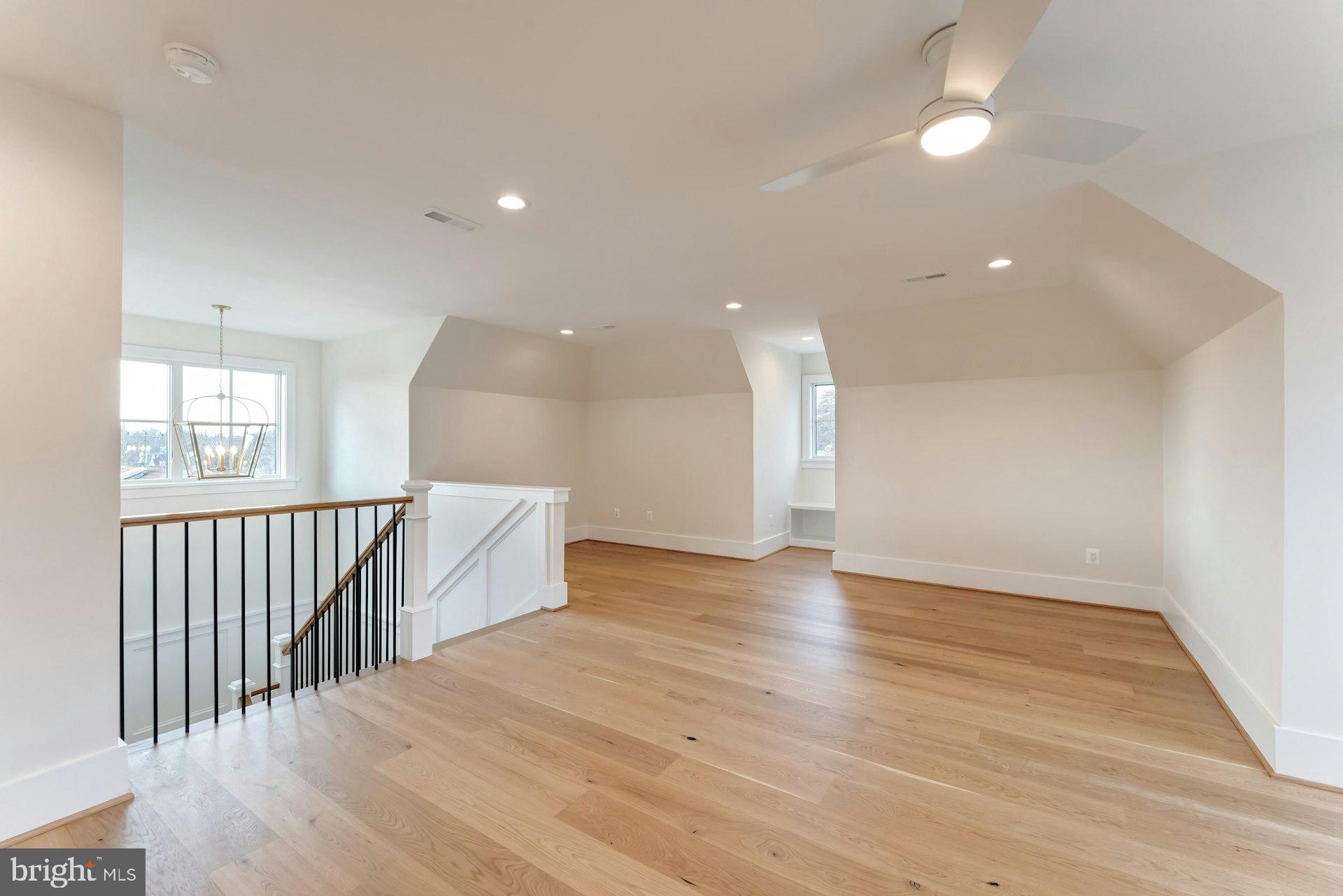 CLARENDON - Residential