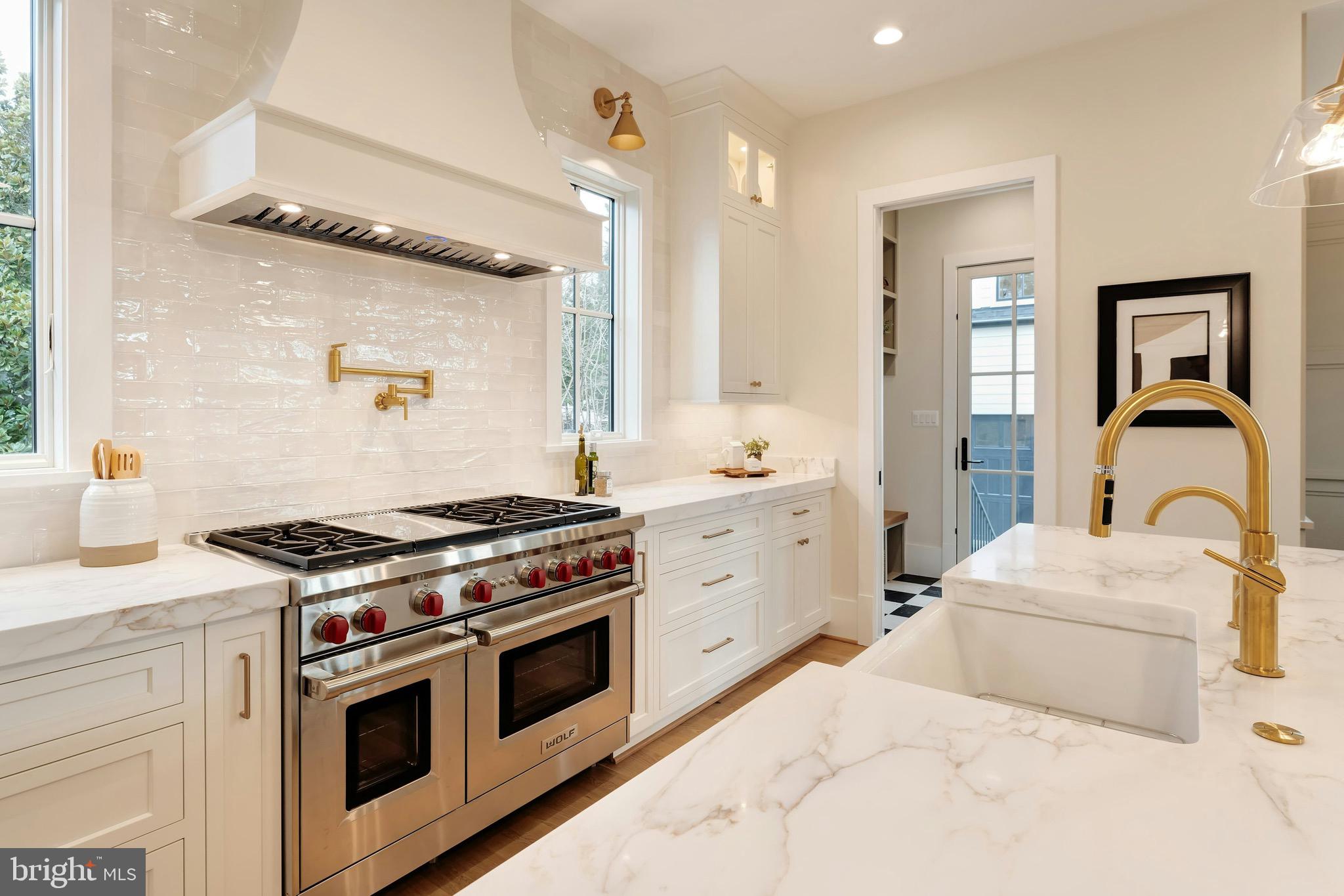 CLARENDON - Residential