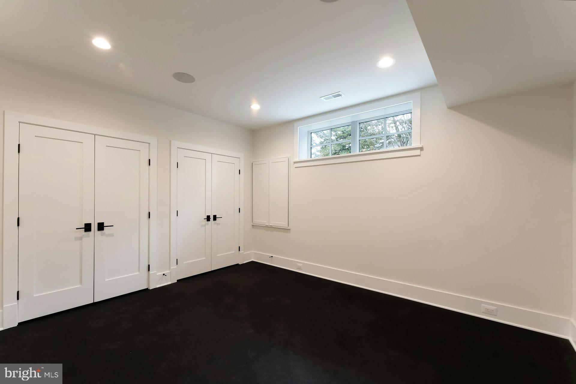 CLARENDON - Residential