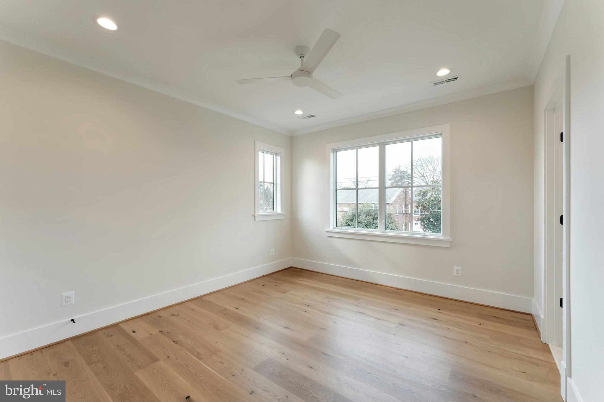 CLARENDON - Residential