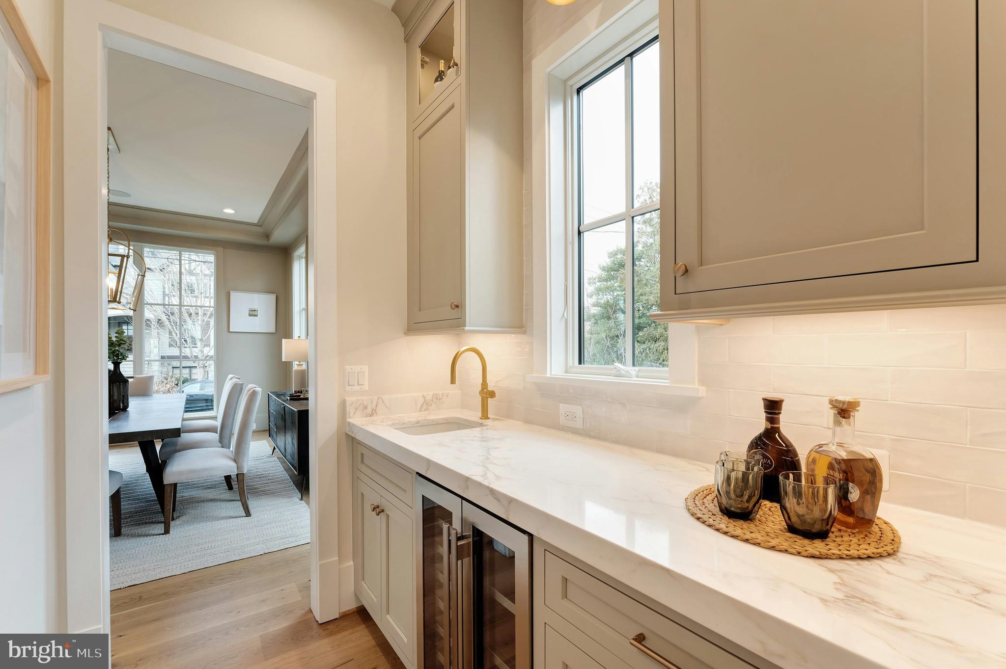 CLARENDON - Residential