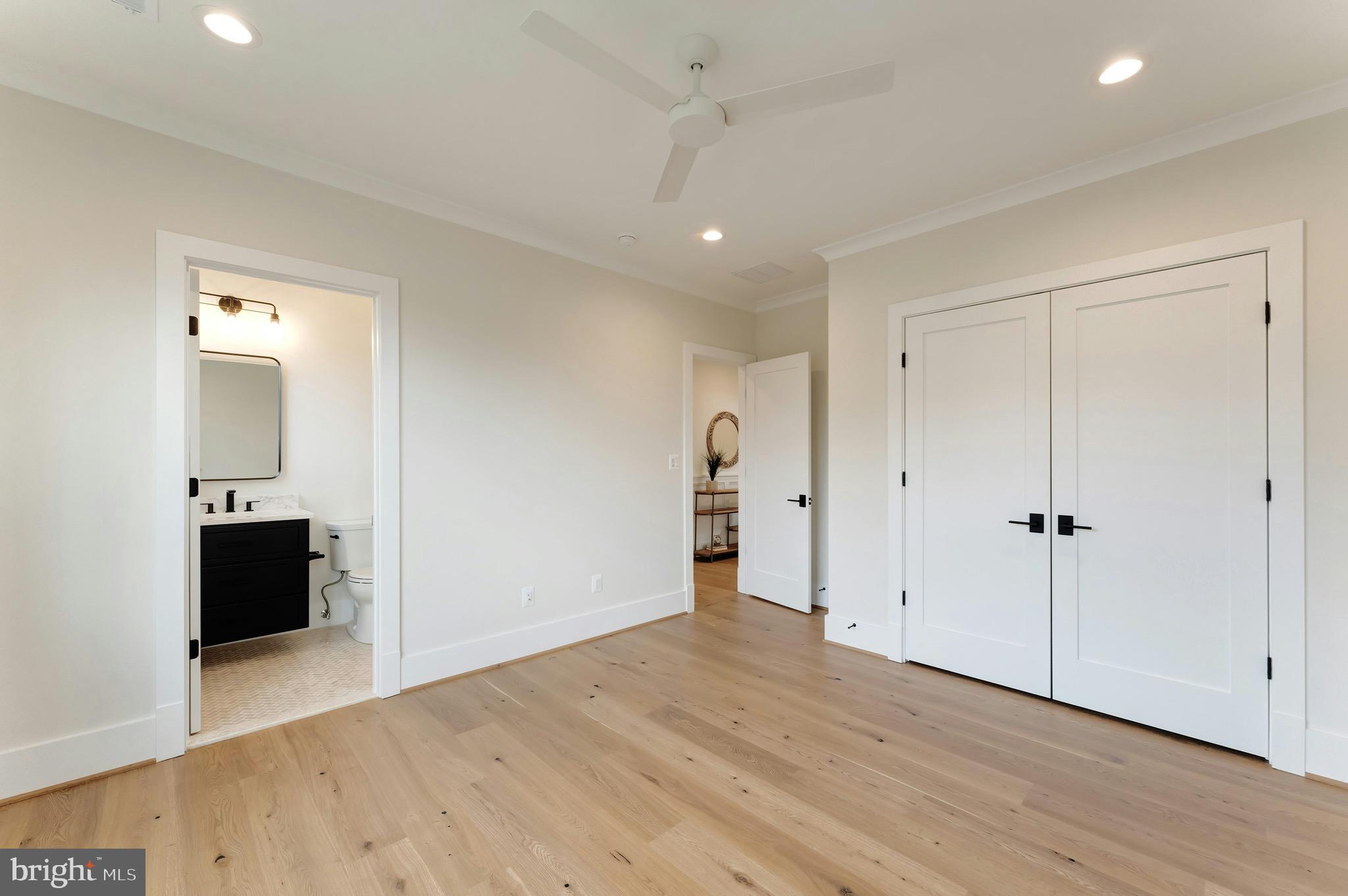 CLARENDON - Residential