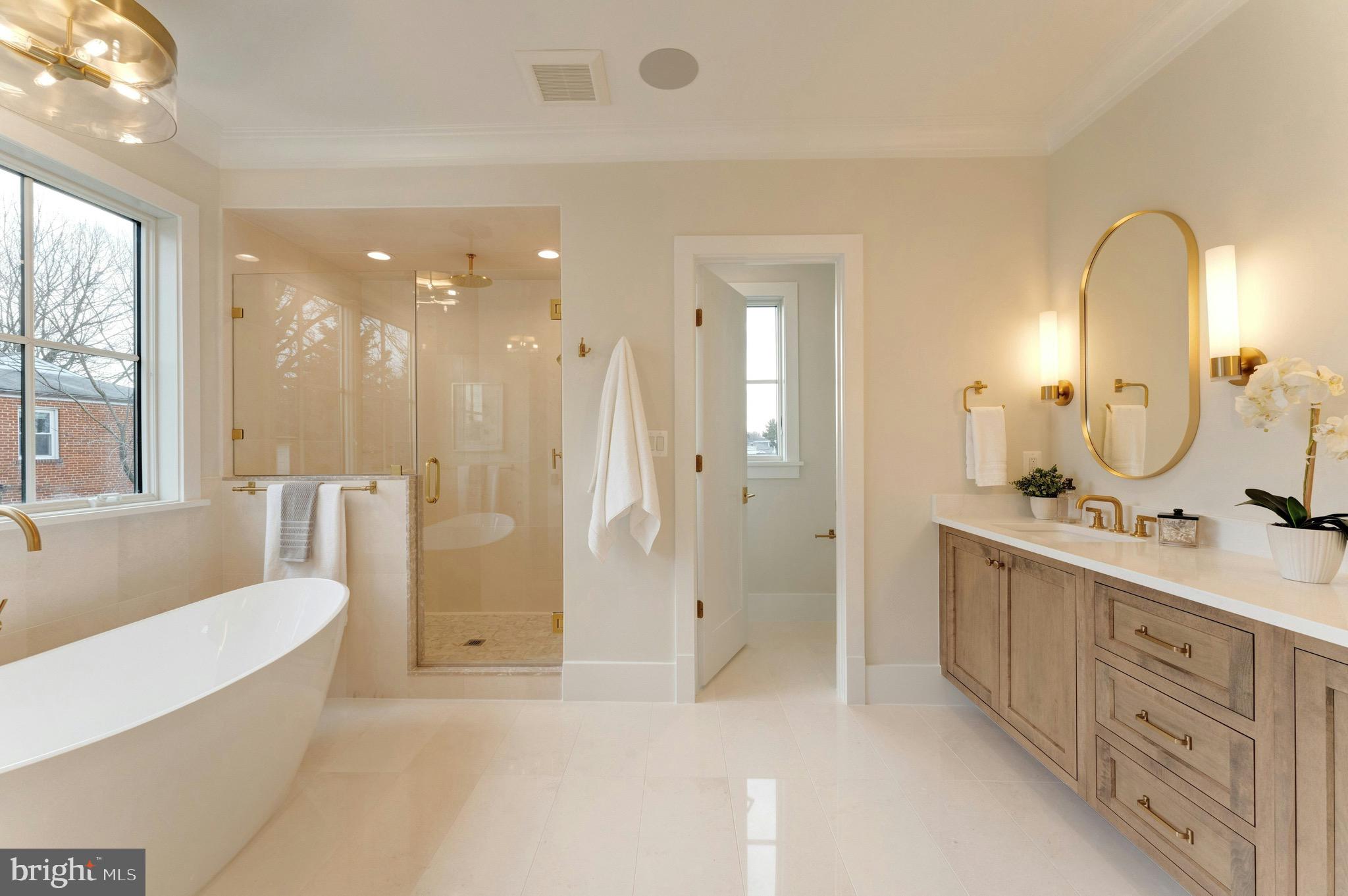 CLARENDON - Residential