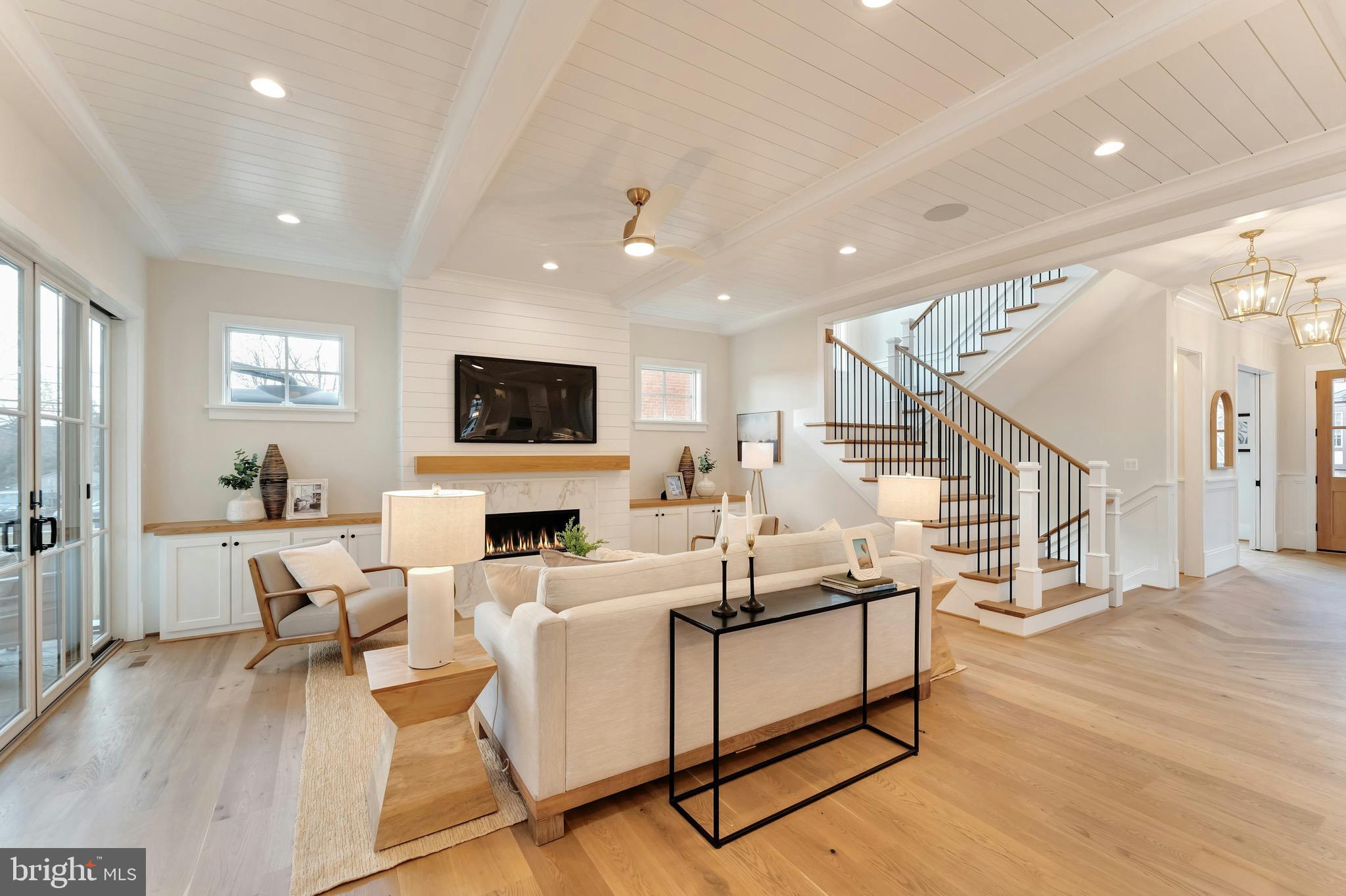 CLARENDON - Residential