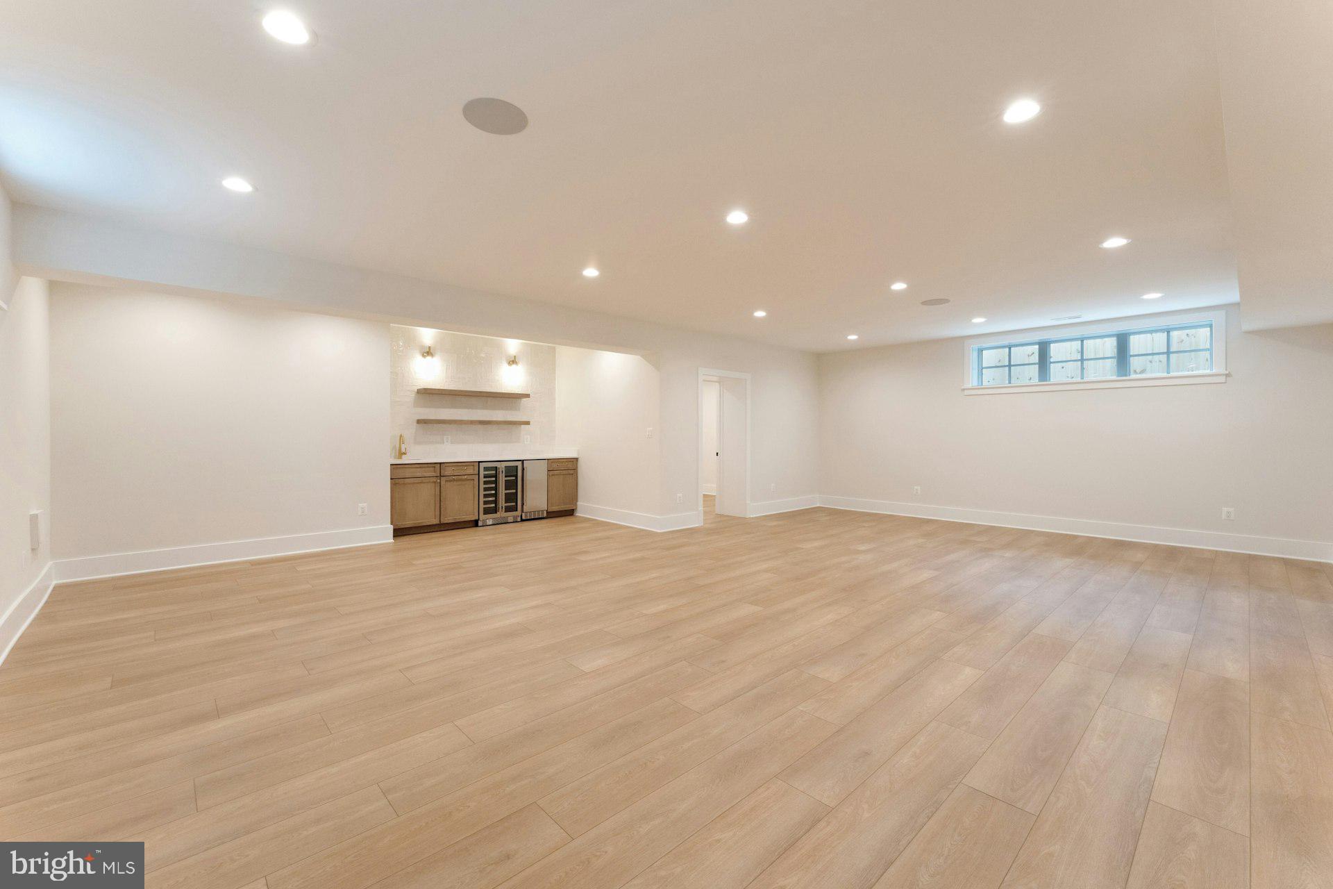 CLARENDON - Residential