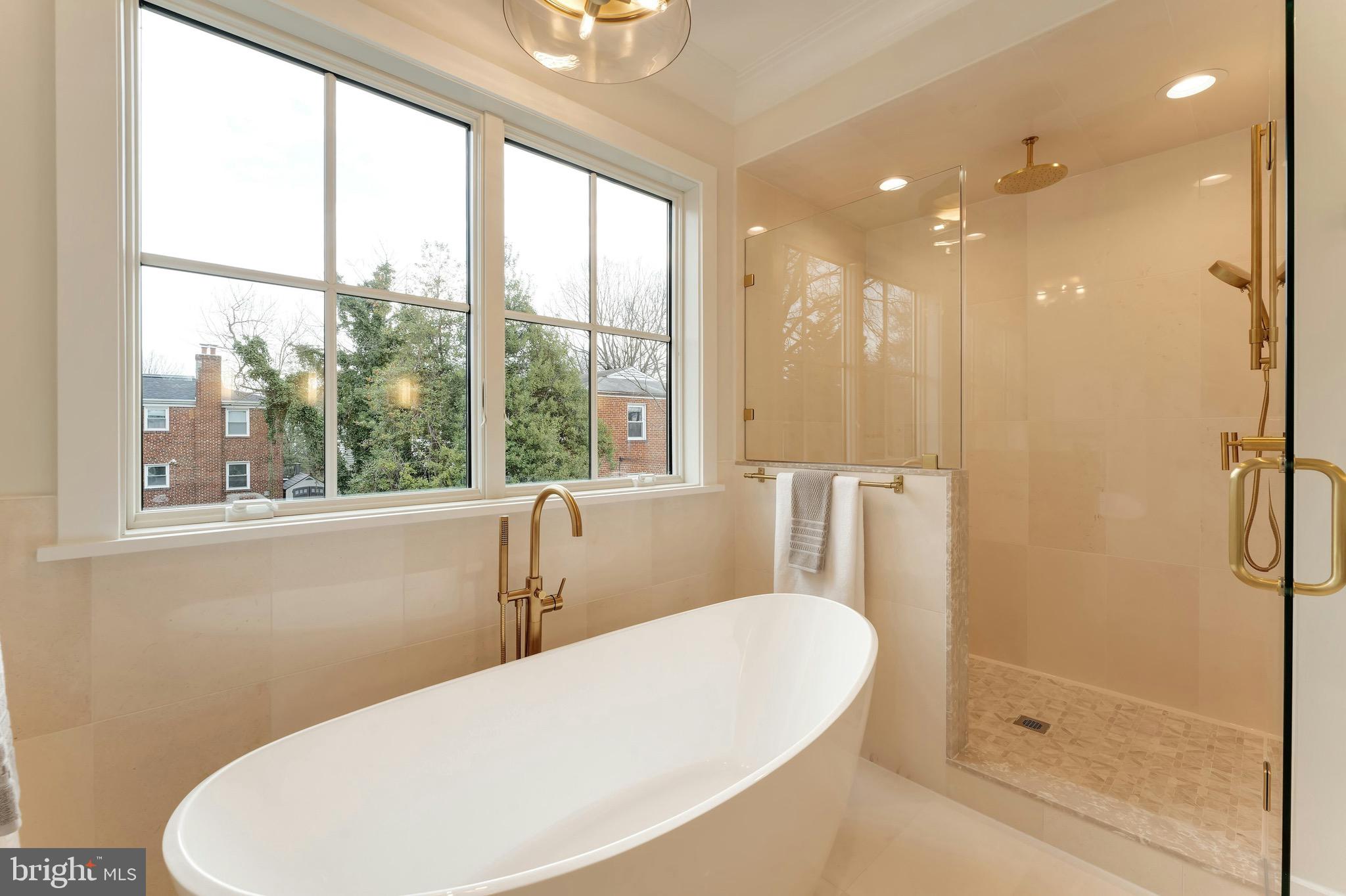 CLARENDON - Residential