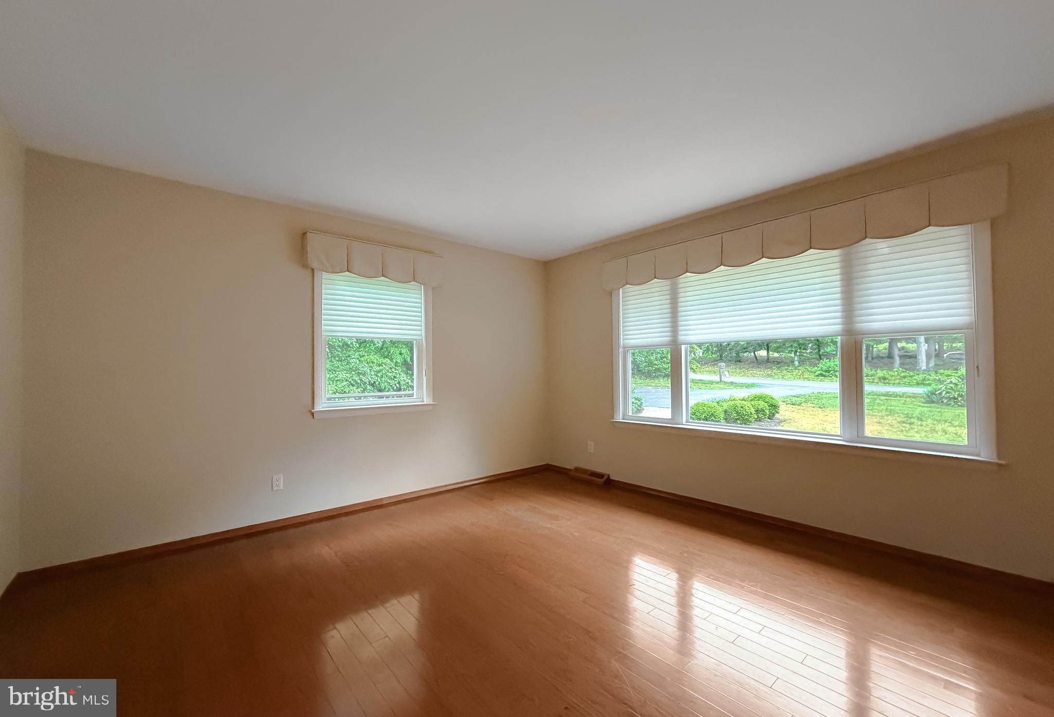 LAND O LAKES - Residential