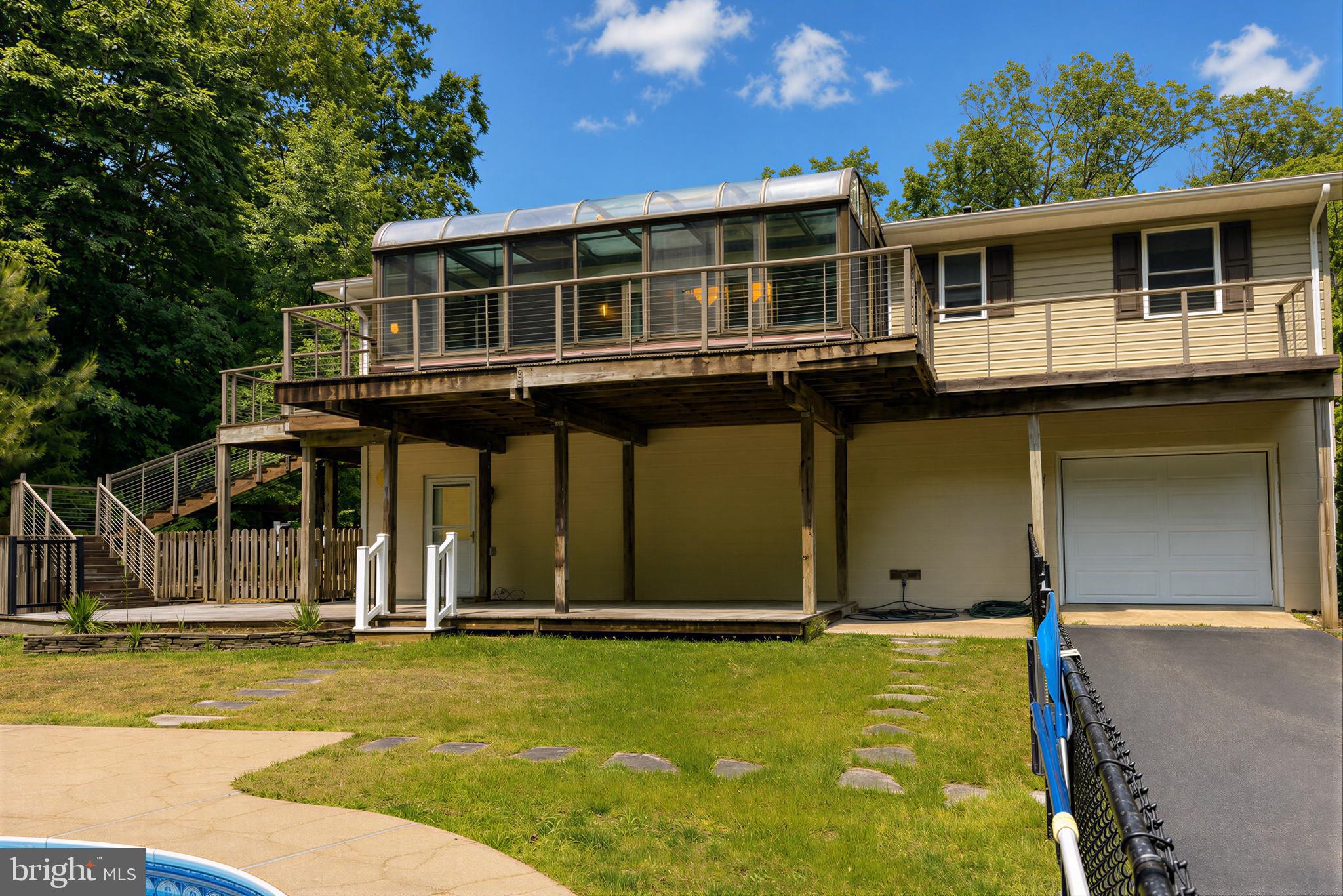 LAND O LAKES - Residential