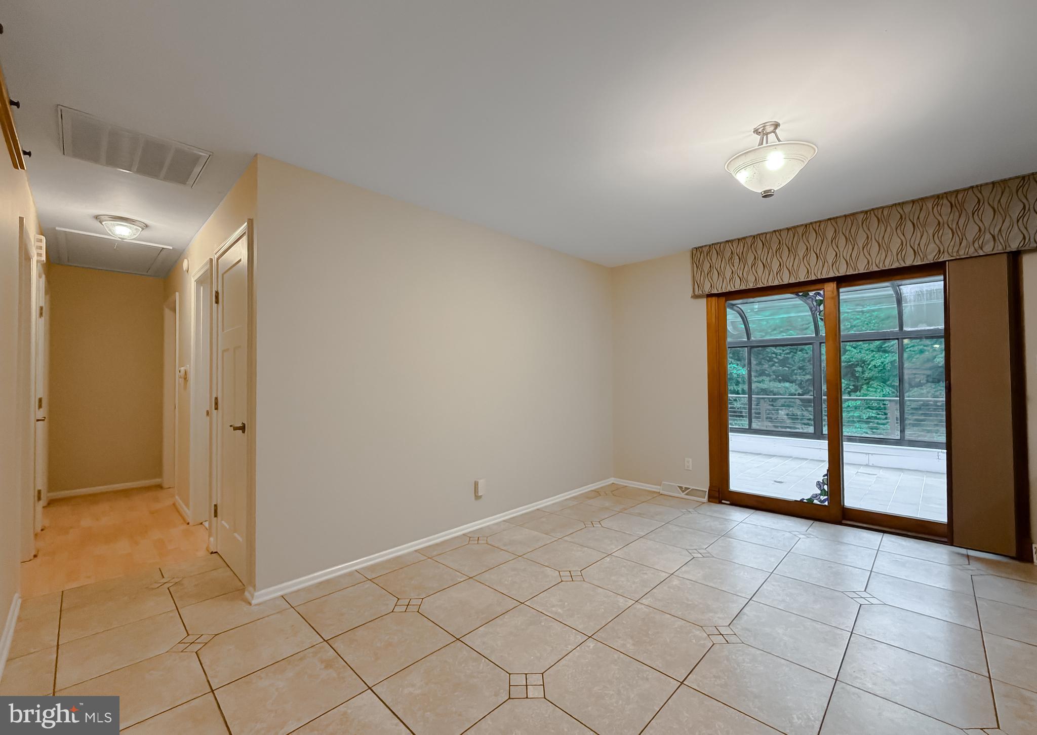 LAND O LAKES - Residential