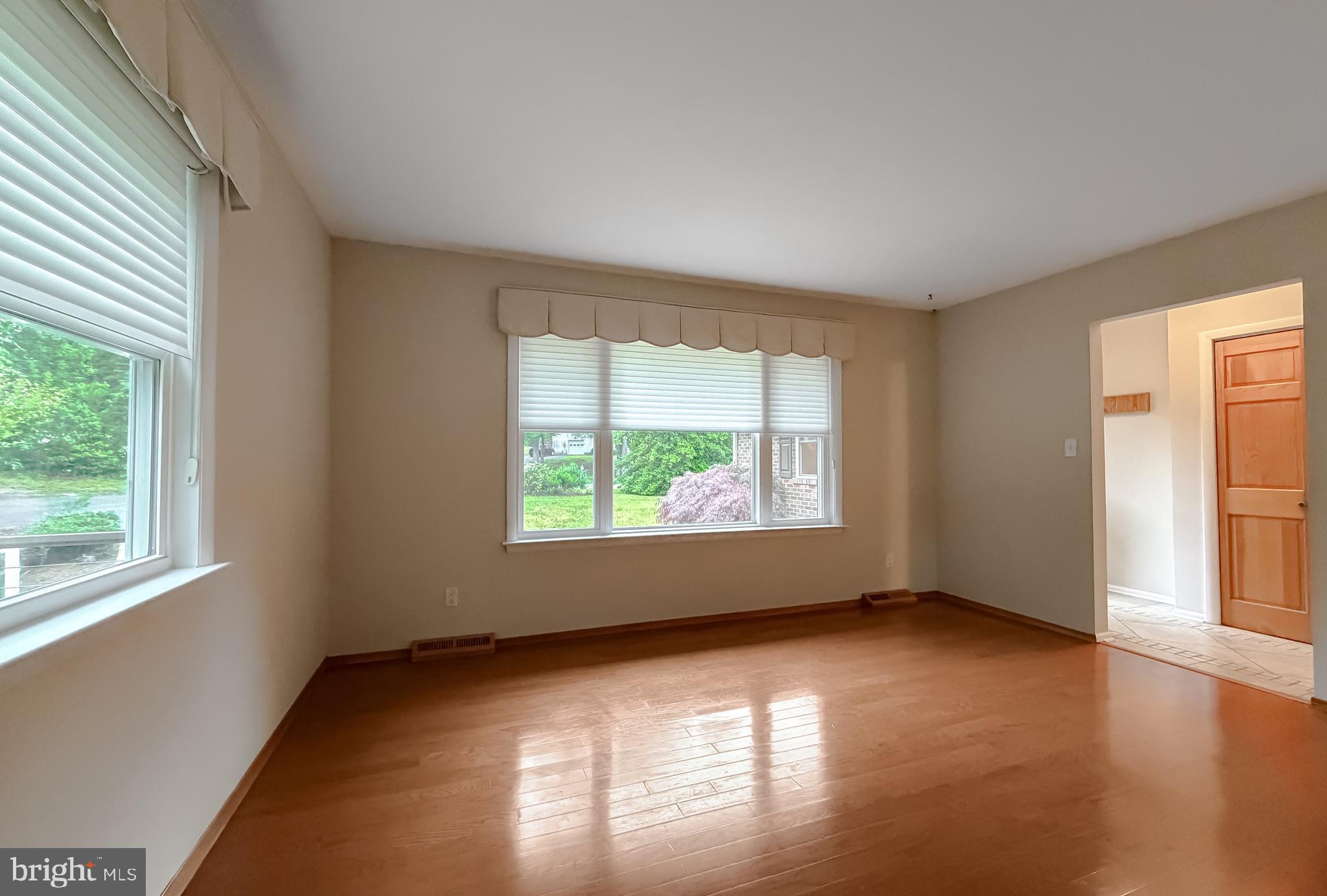 LAND O LAKES - Residential