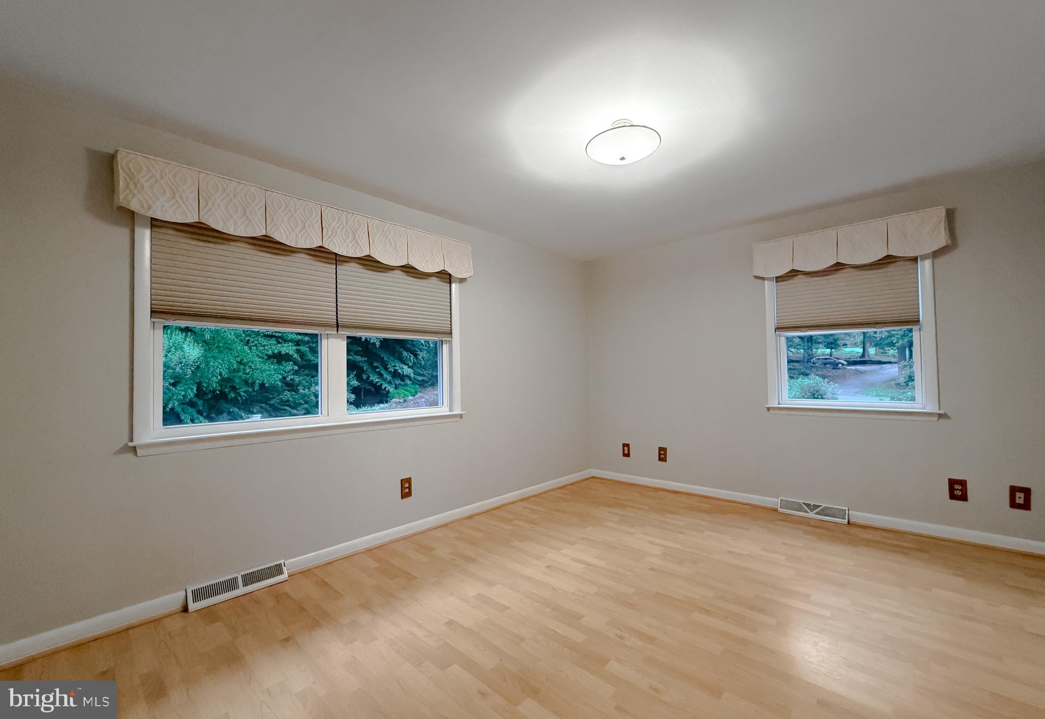 LAND O LAKES - Residential