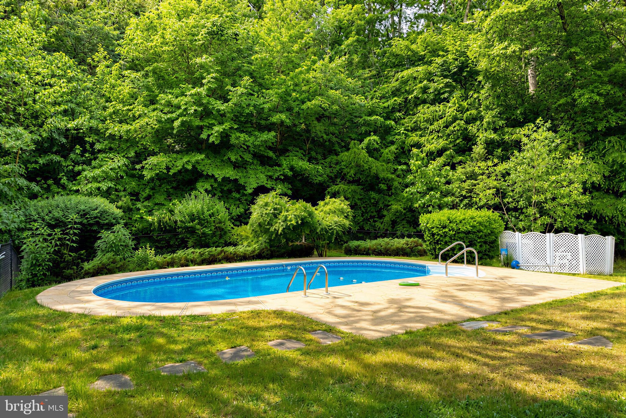 LAND O LAKES - Residential
