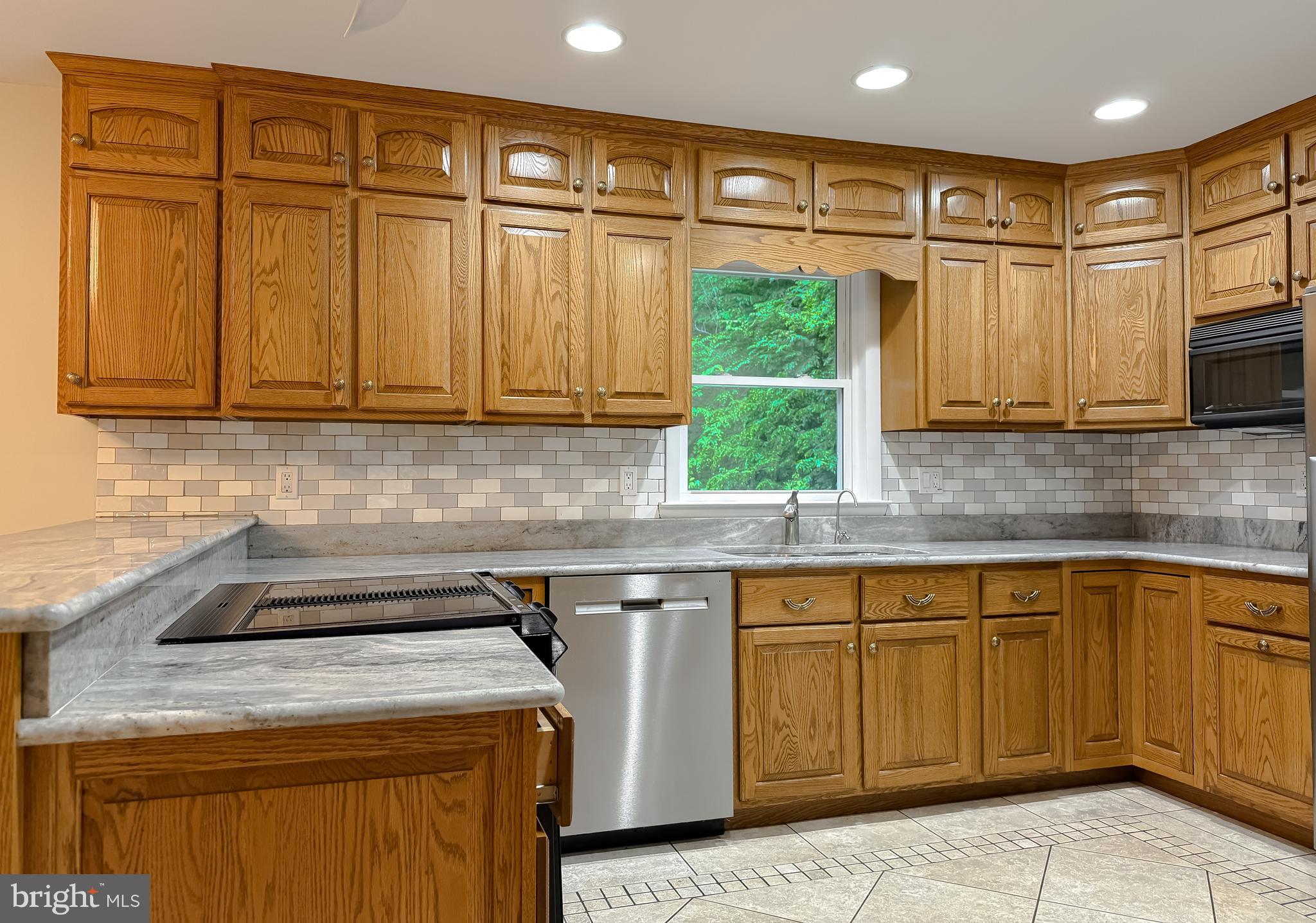 LAND O LAKES - Residential