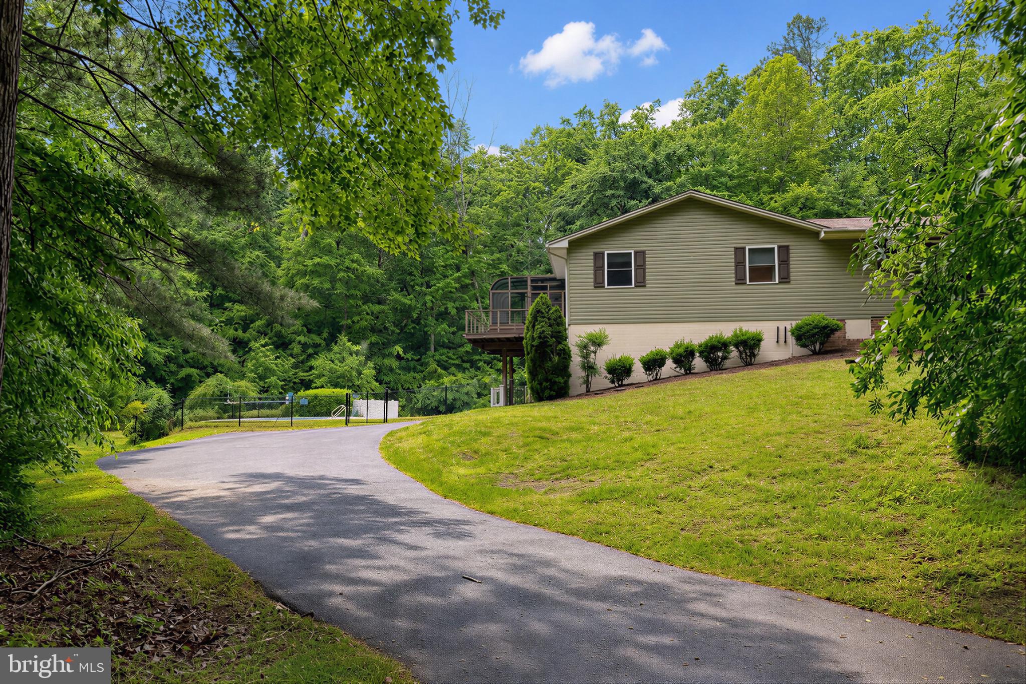 LAND O LAKES - Residential