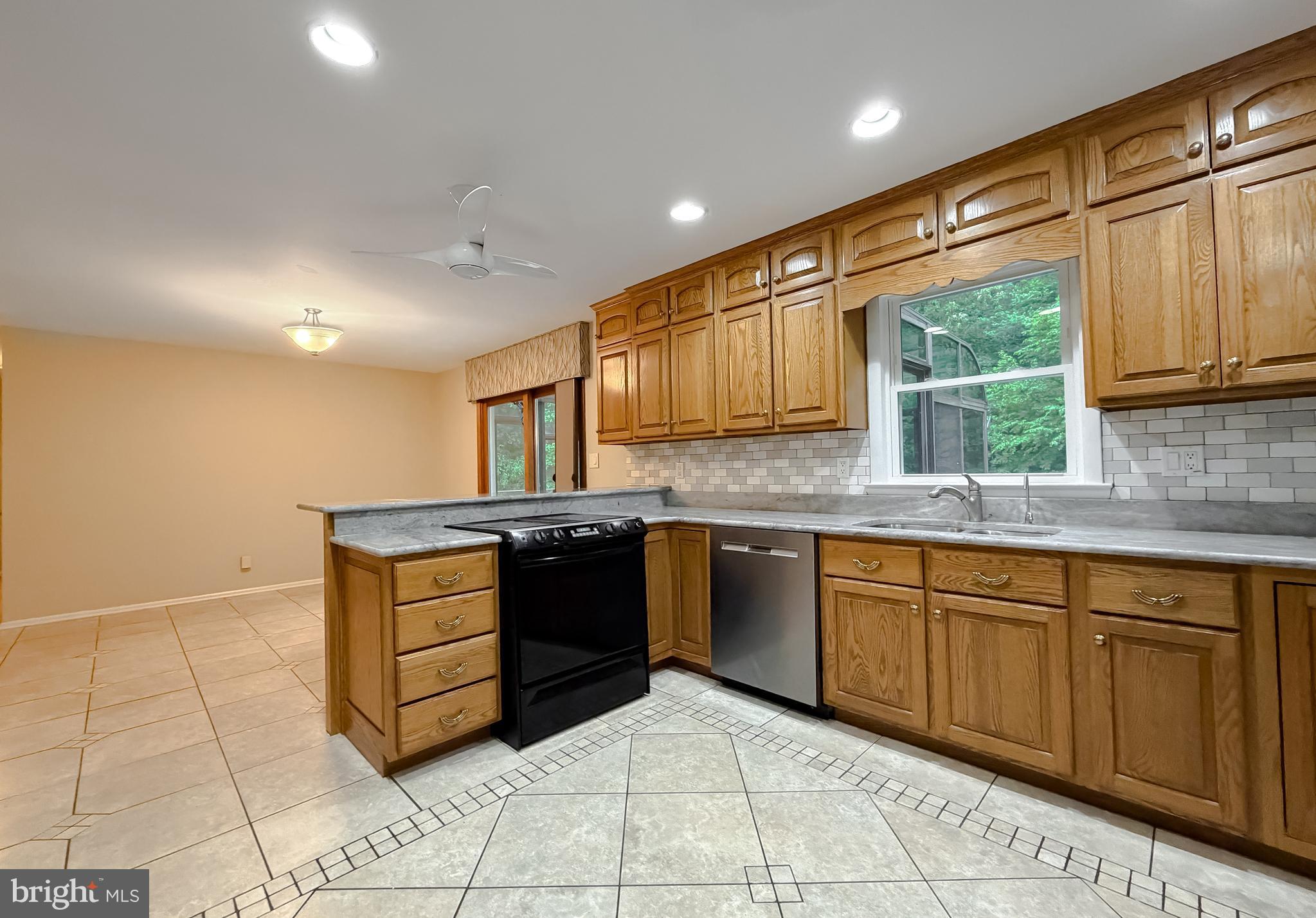 LAND O LAKES - Residential