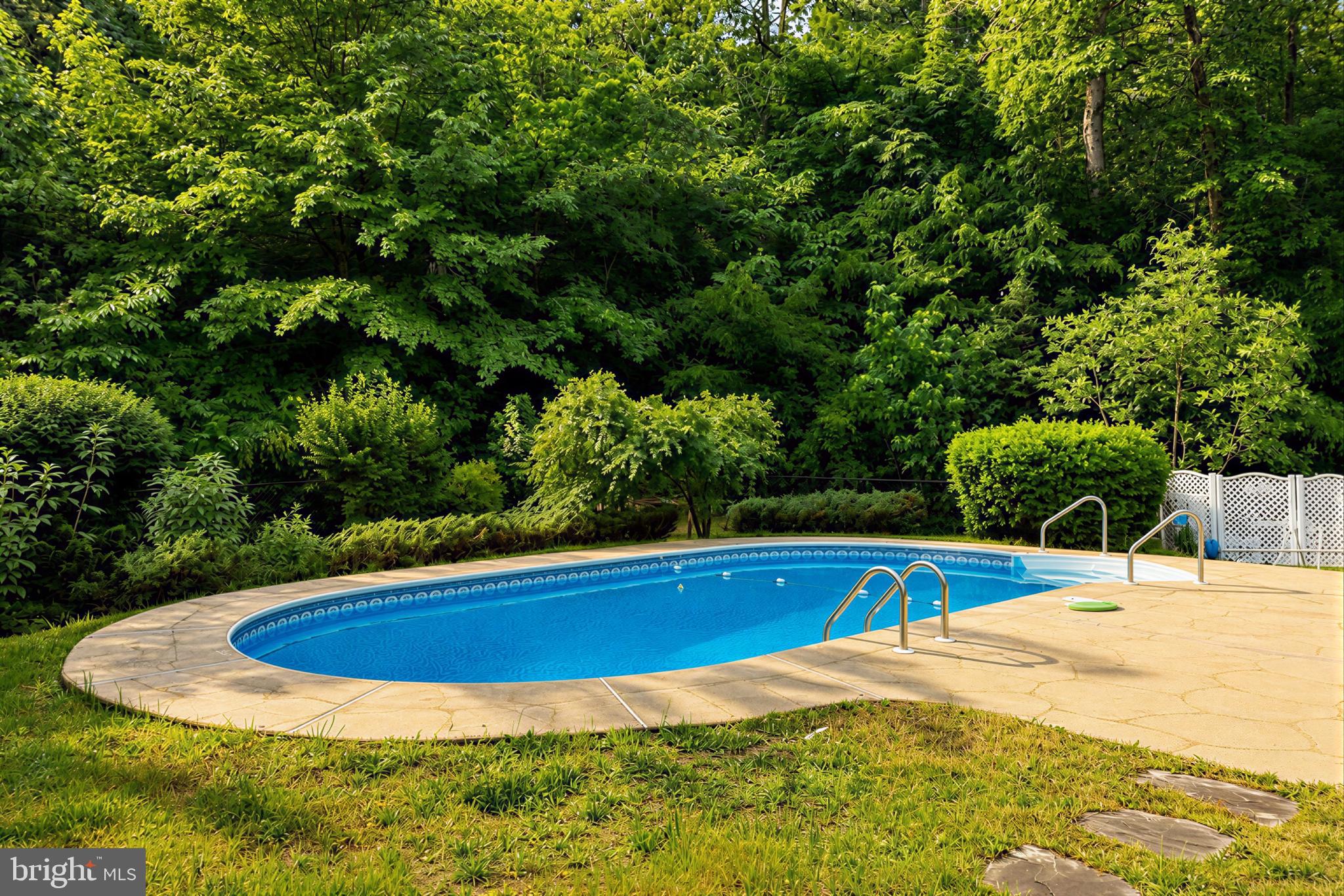 LAND O LAKES - Residential