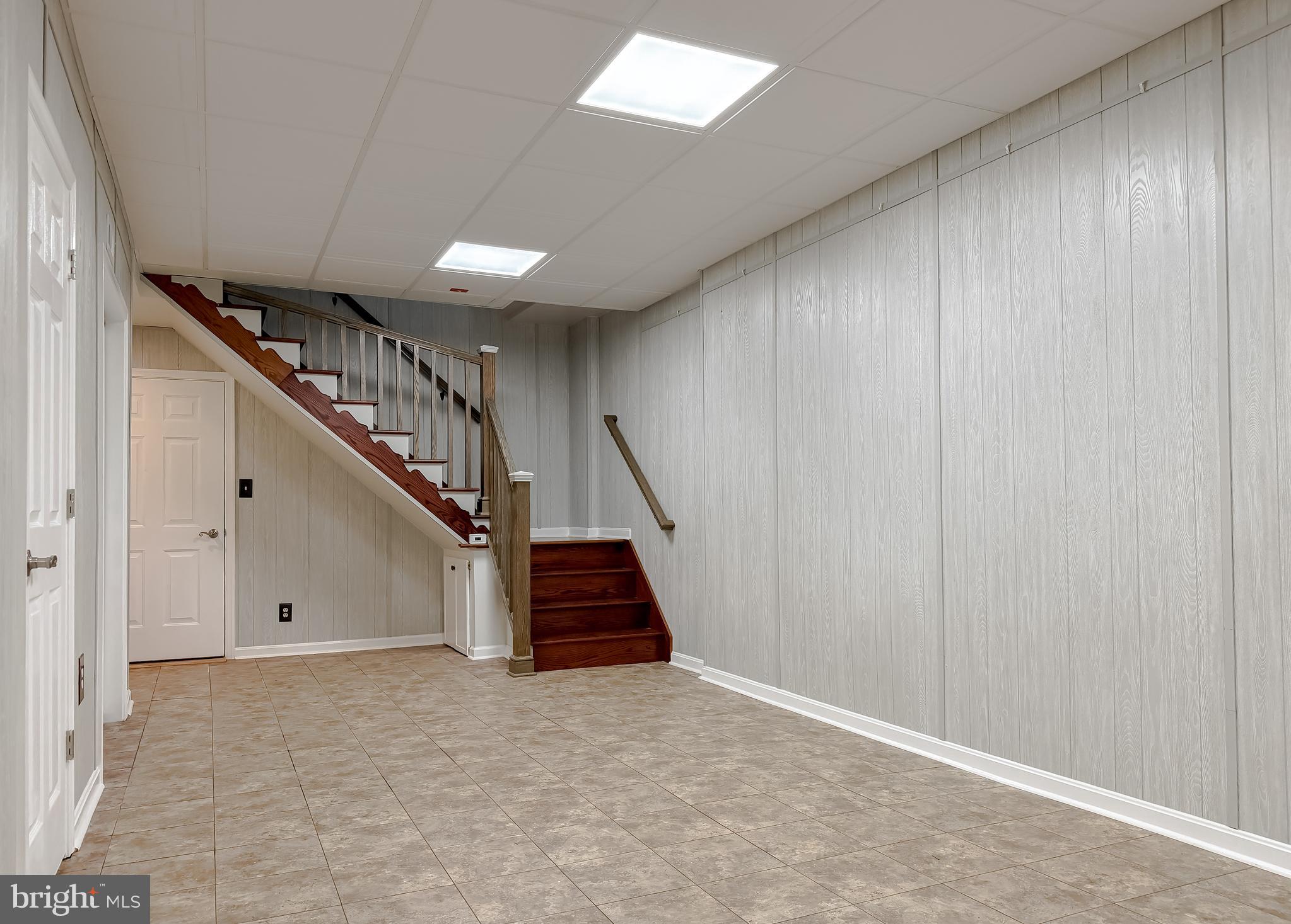 LAND O LAKES - Residential