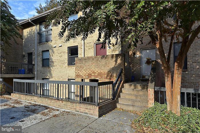 BRISTOL SQUARE - Residential