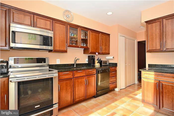 BRISTOL SQUARE - Residential