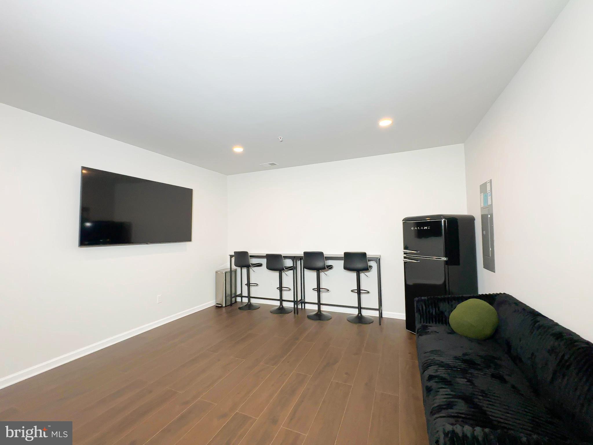 VILLAGES OF SAVANNAH - Residential