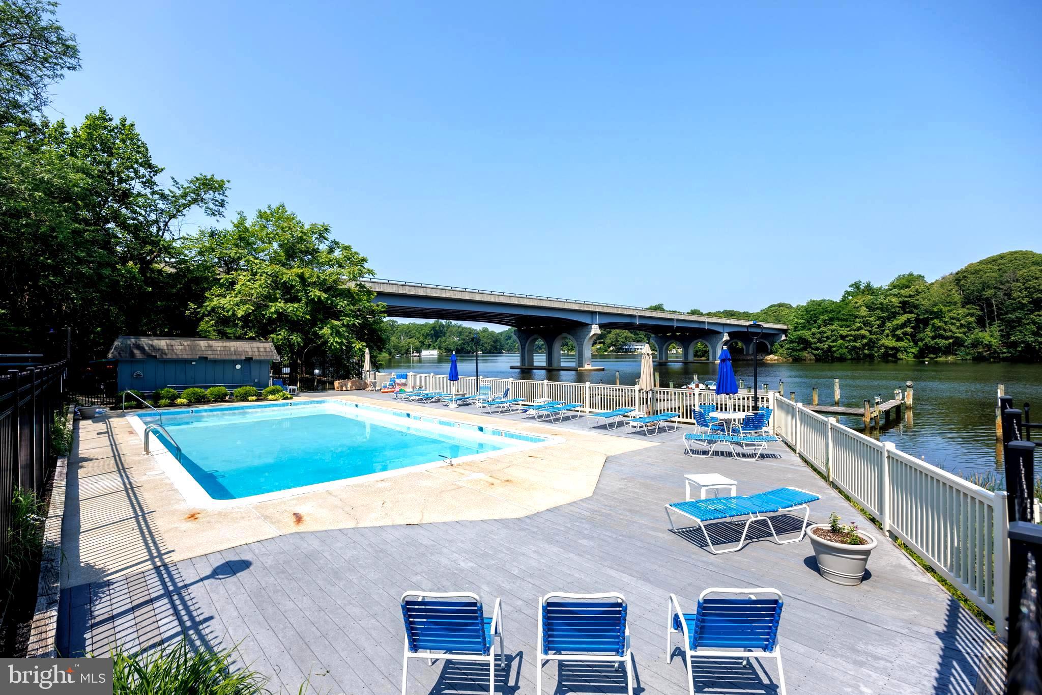 MARINERS COVE - Residential